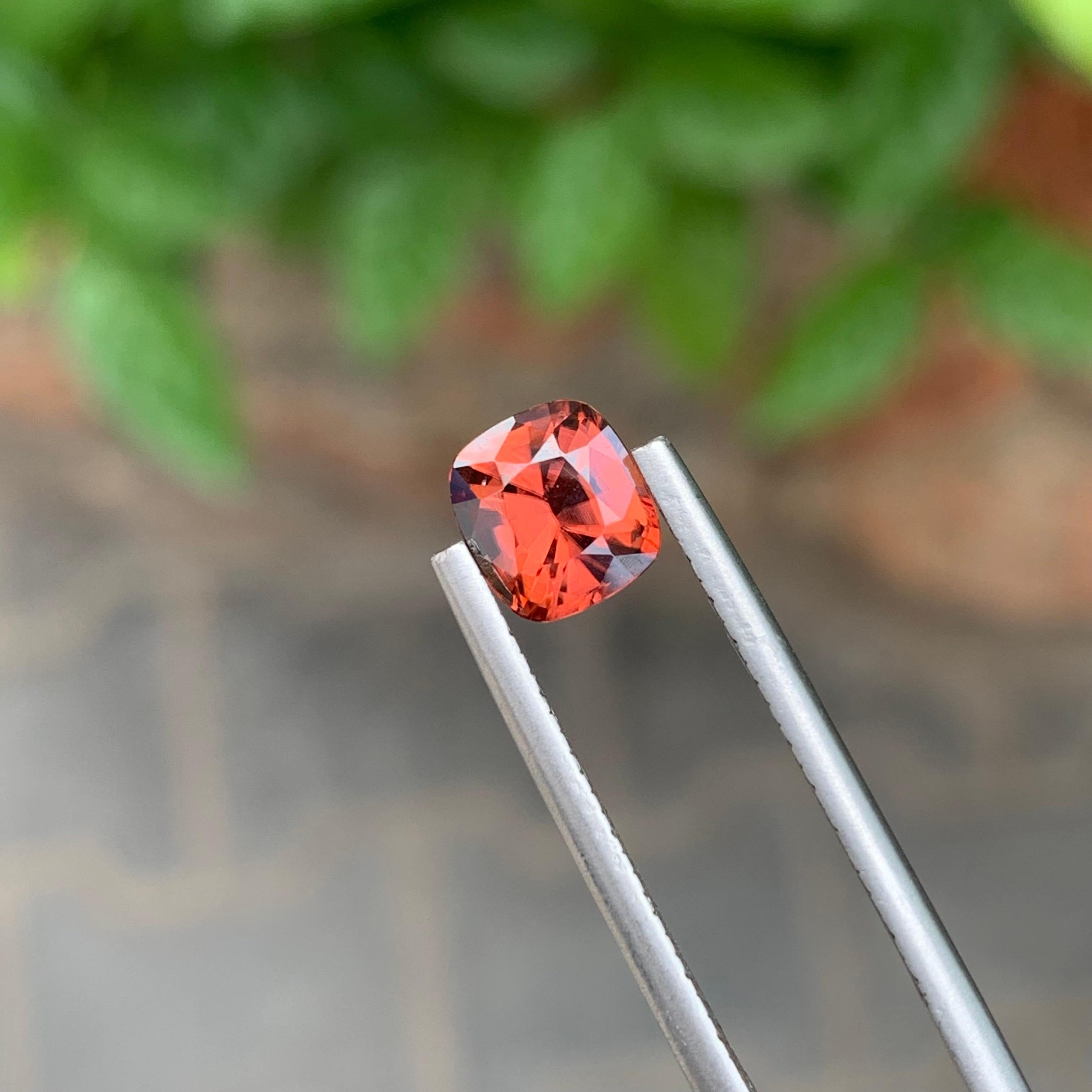 Atemberaubende natürliche 1,80 Karat Orangish Pfirsich Lose Spinell Ring Edelstein (Arts and Crafts) im Angebot