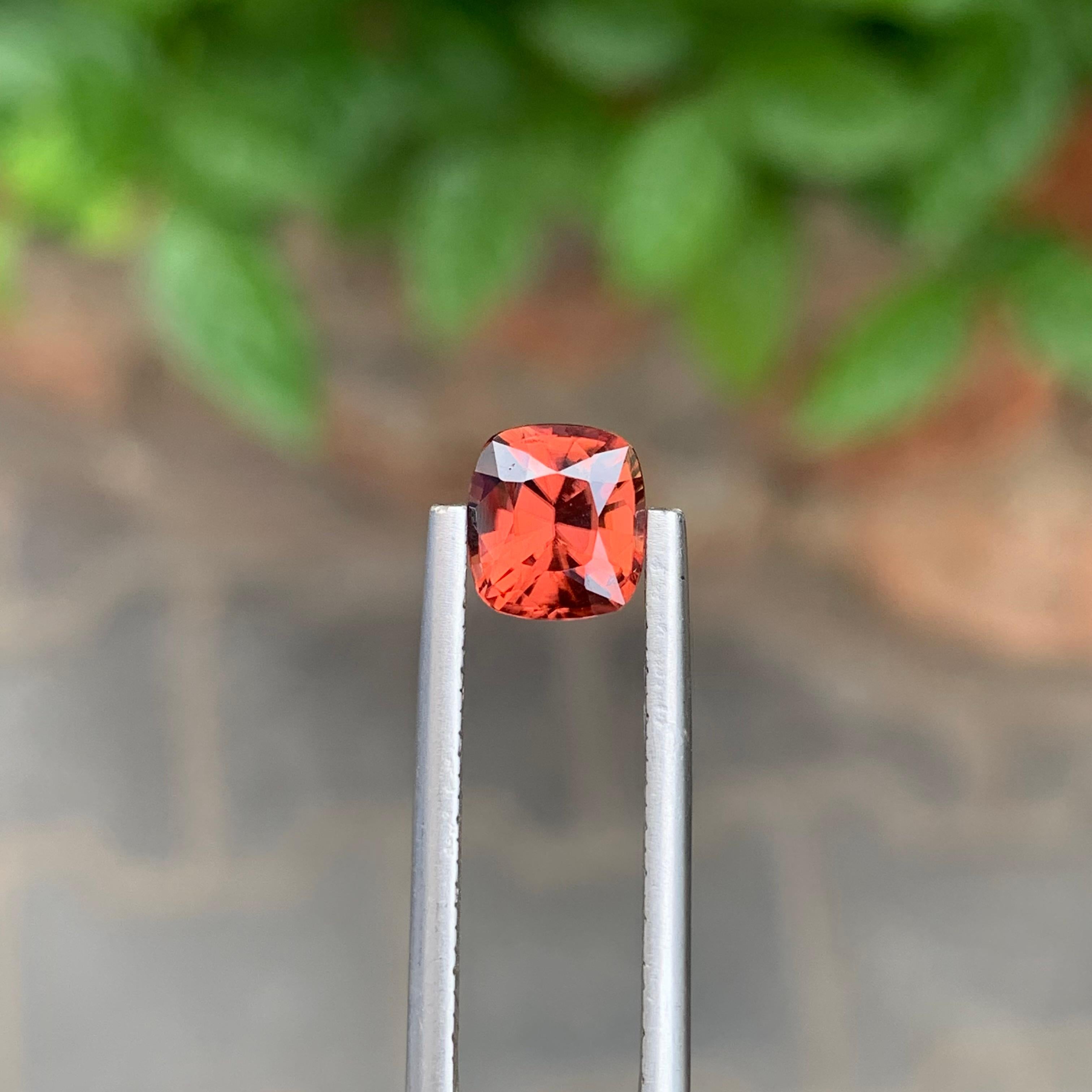 Atemberaubende natürliche 1,80 Karat Orangish Pfirsich Lose Spinell Ring Edelstein (Kissenschliff) im Angebot