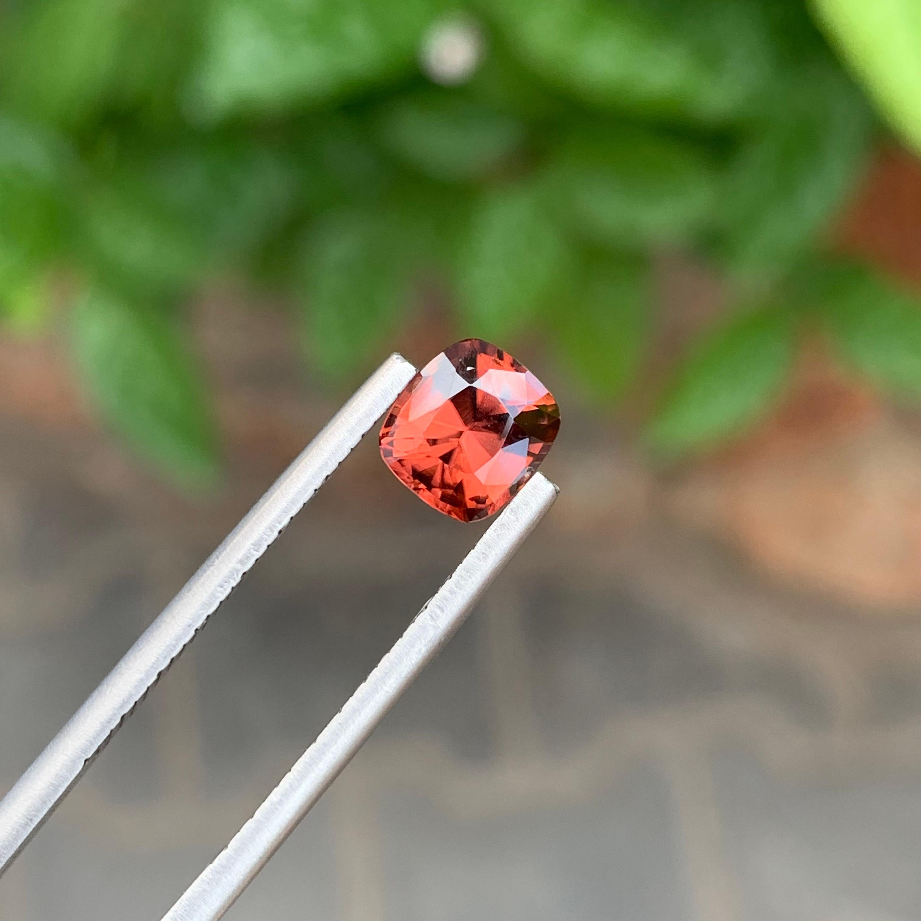 Atemberaubende natürliche 1,80 Karat Orangish Pfirsich Lose Spinell Ring Edelstein für Damen oder Herren im Angebot