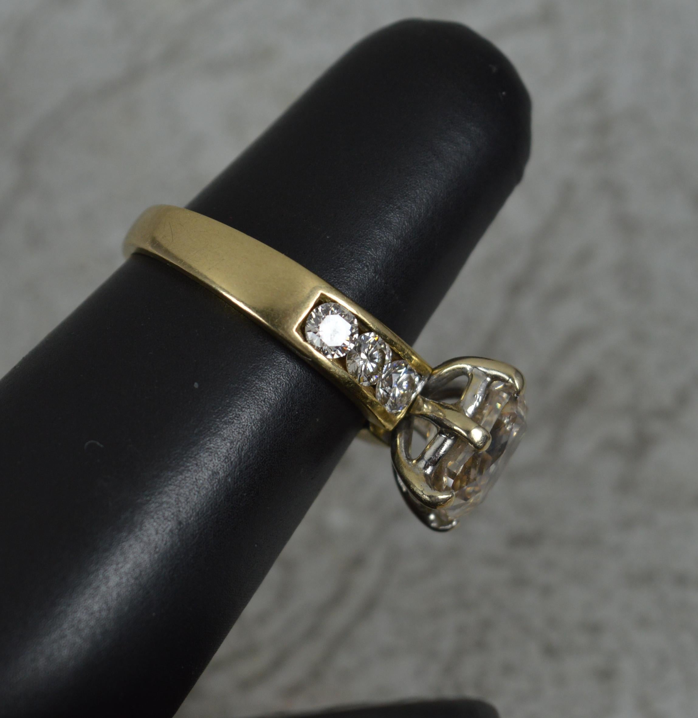 Stunning Natural 3.15ct Diamond and 18ct Gold Engagement Ring 5