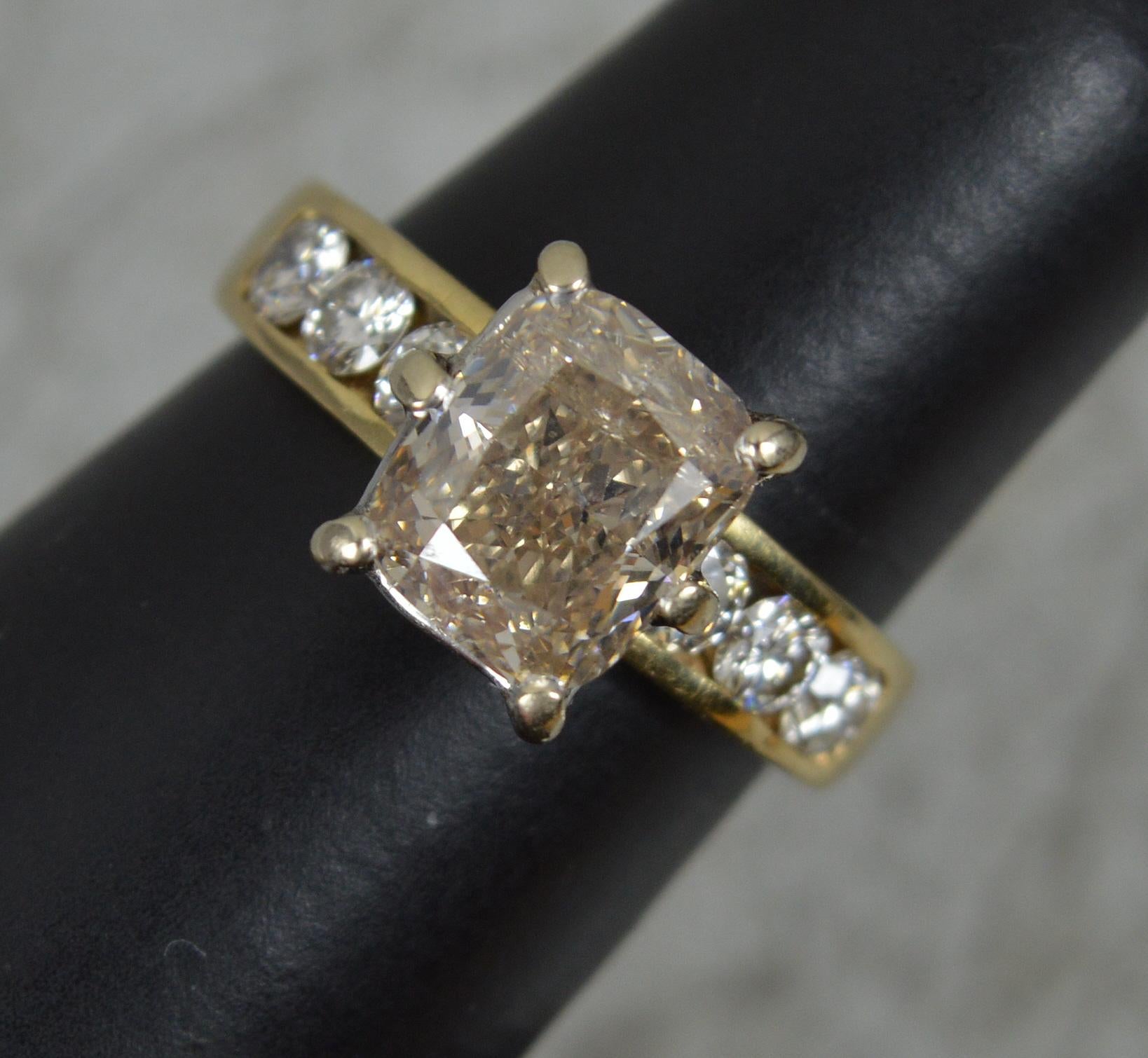 Stunning Natural 3.15ct Diamond and 18ct Gold Engagement Ring 6