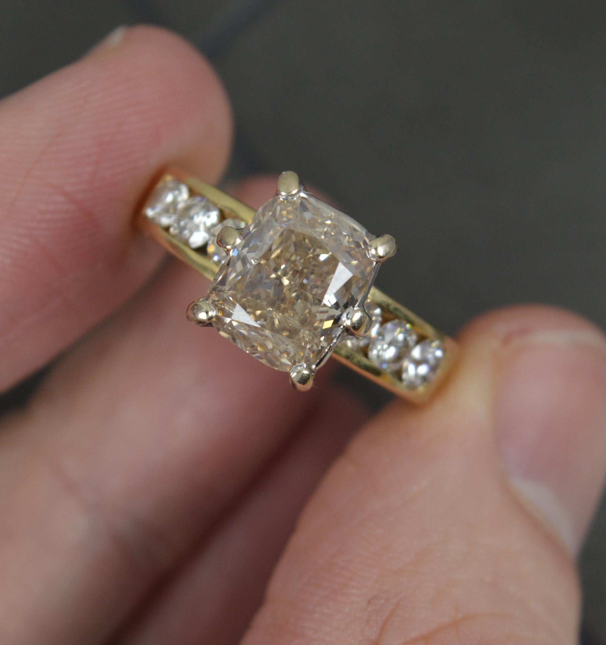 Stunning Natural 3.15ct Diamond and 18ct Gold Engagement Ring 2