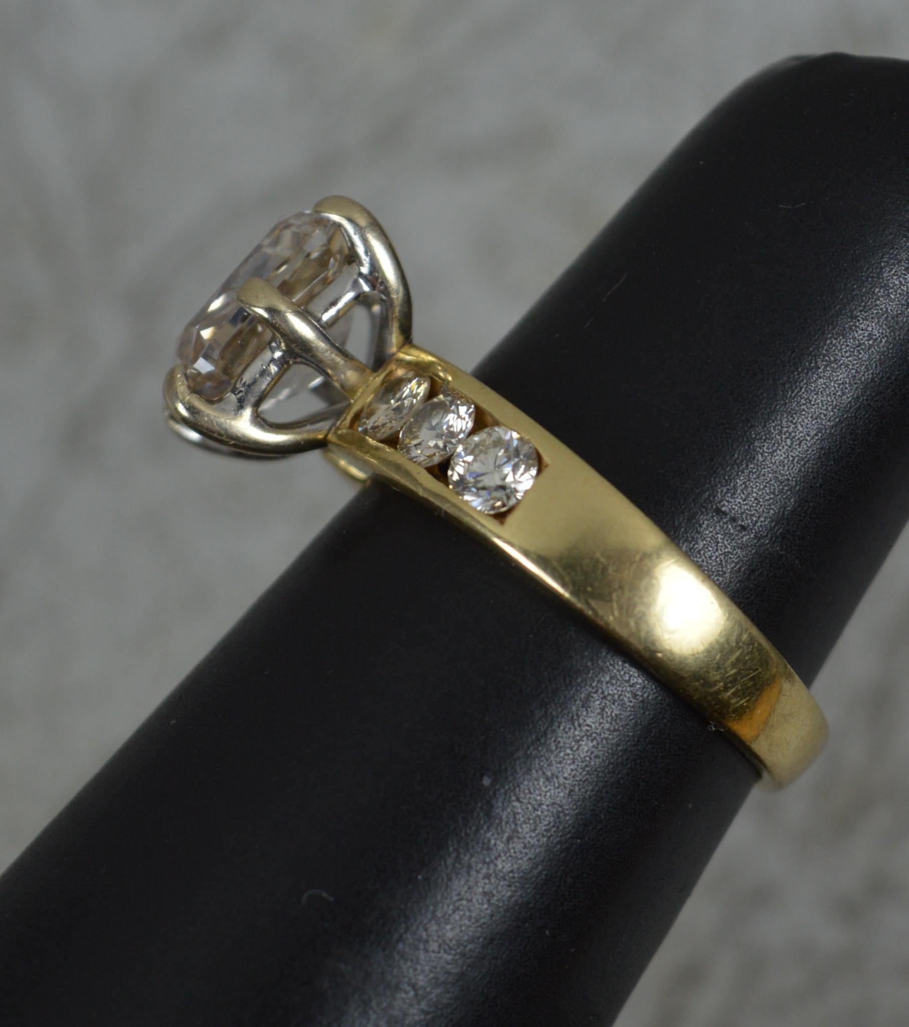 Stunning Natural 3.15ct Diamond and 18ct Gold Engagement Ring 3