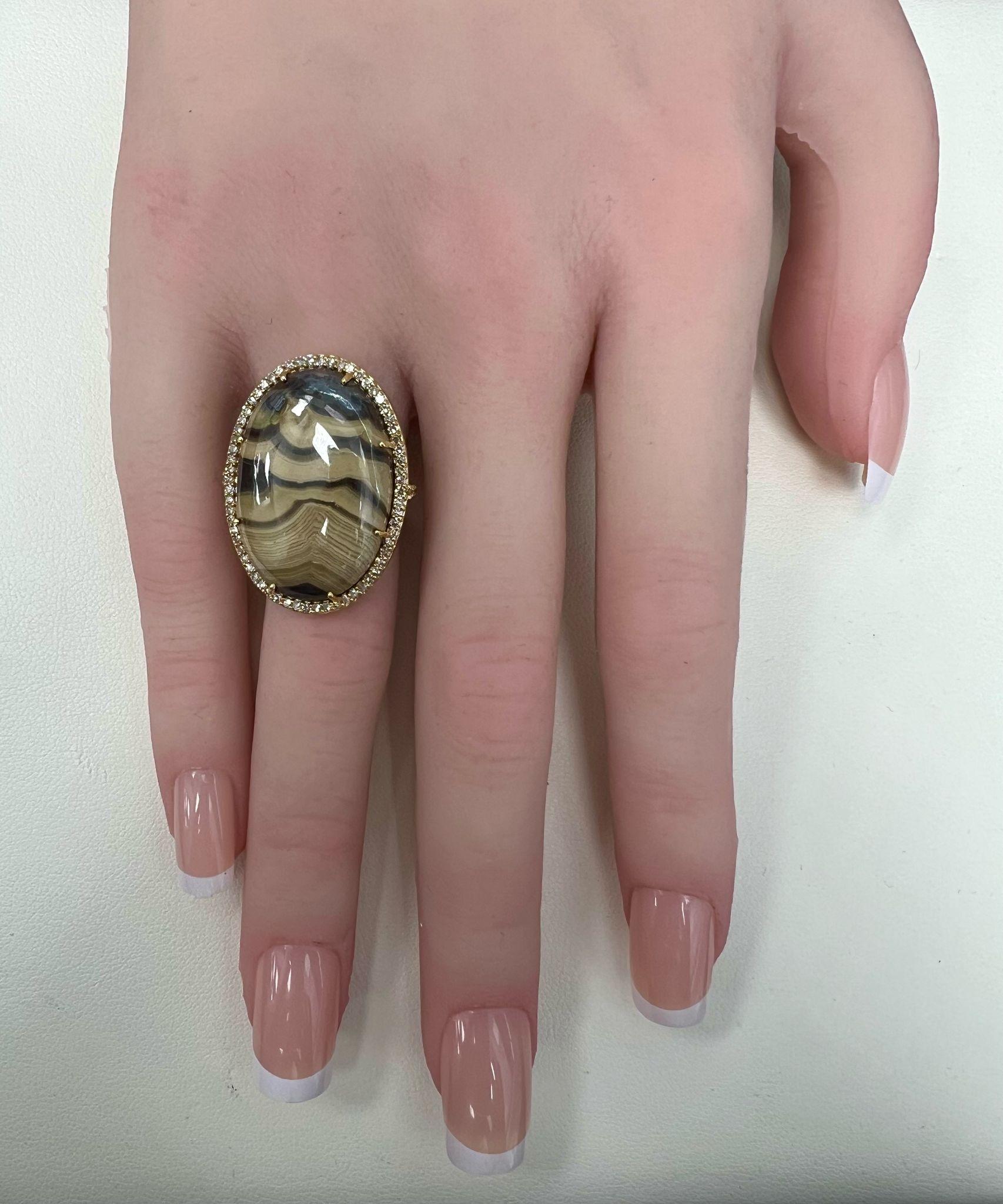 Atemberaubender Ring mit natürlichem Diamanten und Schalenblende im Zustand „Neu“ im Angebot in New York, NY