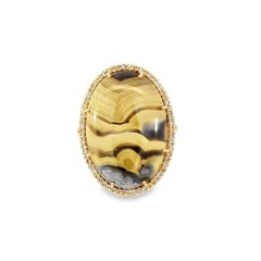 Stunning natural diamond and Schalenblende ring