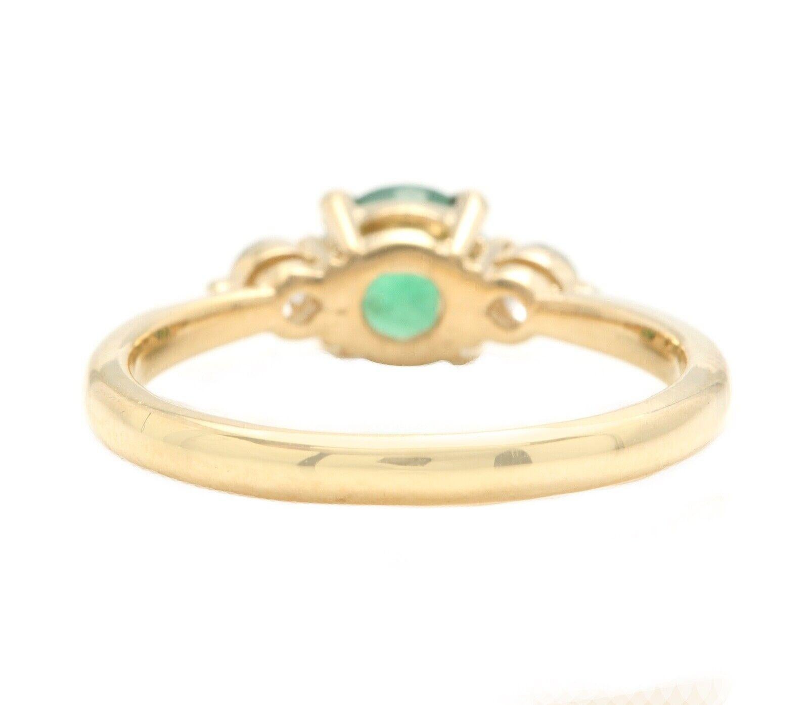 Stunning Natural Emerald and Diamond 14k Solid Yellow Gold Ring In New Condition For Sale In Los Angeles, CA