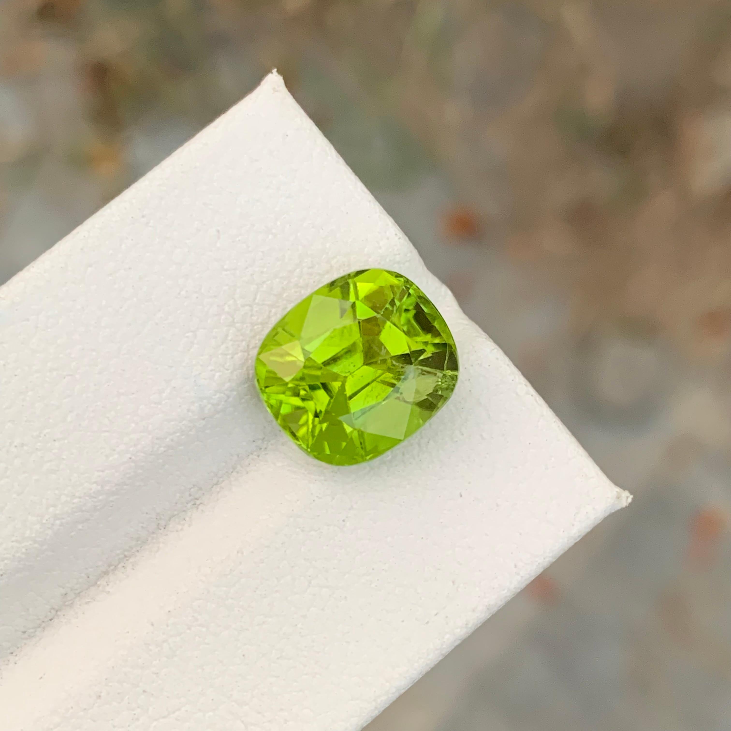 Arts and Crafts Stunning Natural Faceted Green Peridot Ring Gemstone 6.05 Carats  For Sale