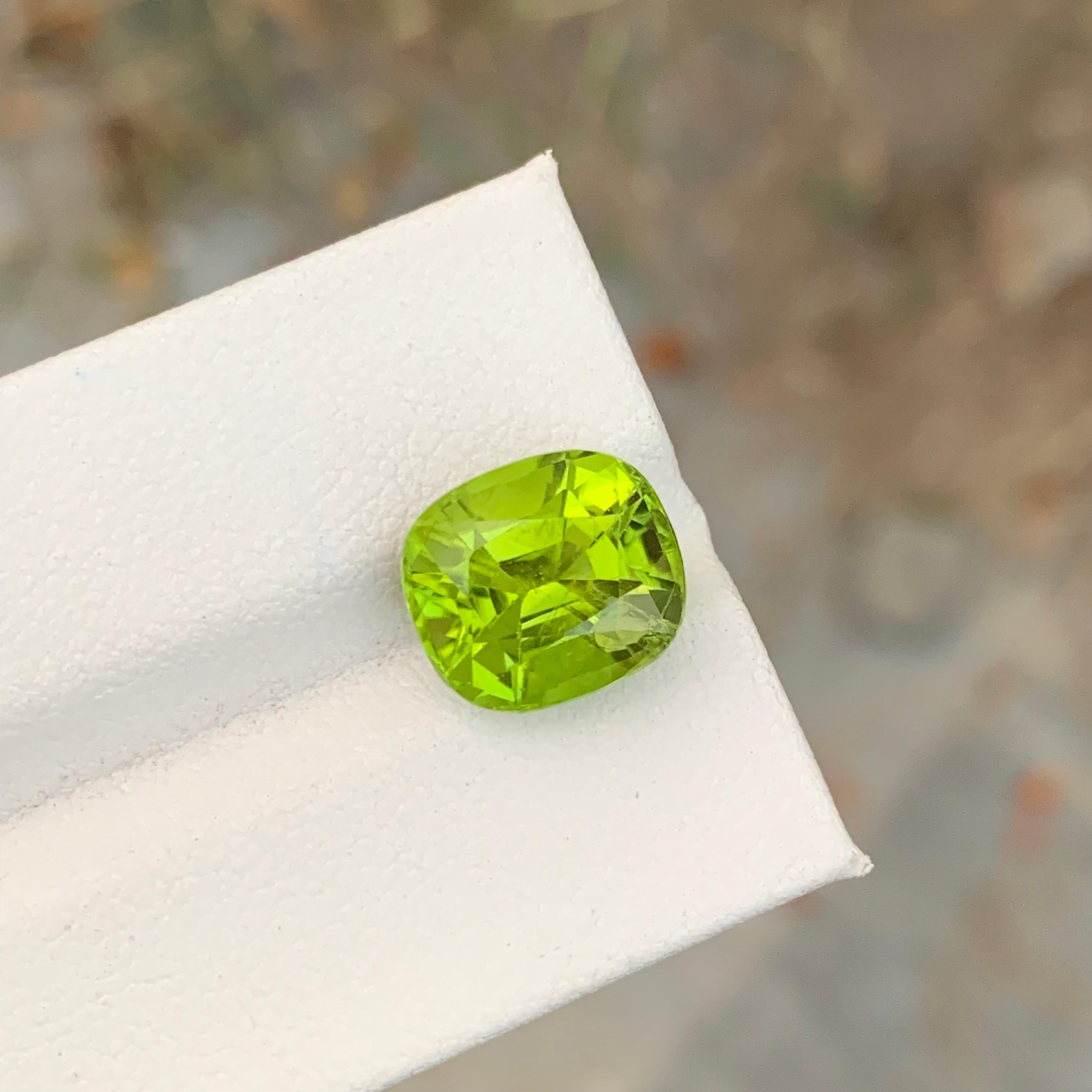 Antique Cushion Cut Stunning Natural Faceted Green Peridot Ring Gemstone 6.05 Carats  For Sale