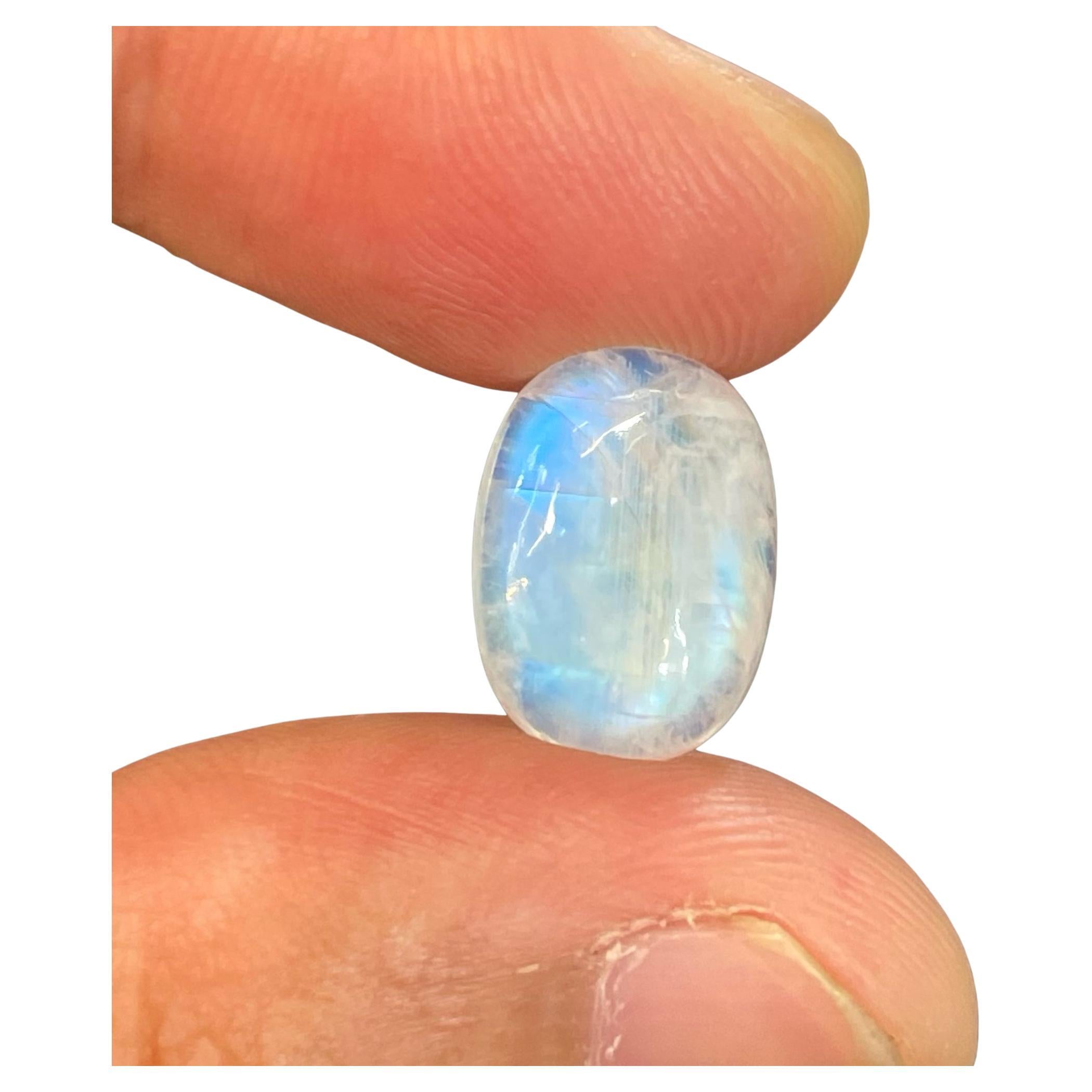 Stunning Natural Loose Moonstone Gem 6.05 Carats Fashion Jewelry For Sale