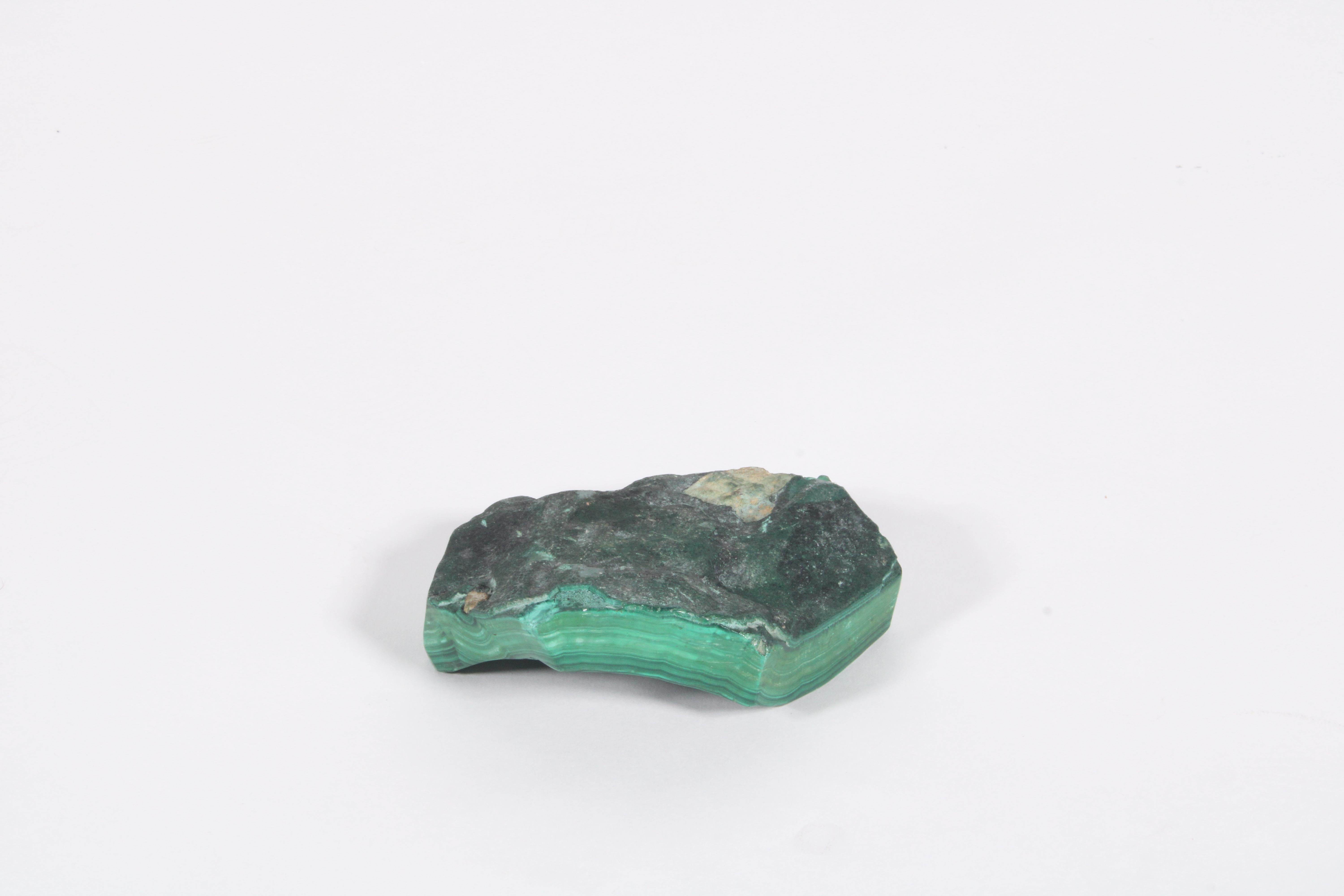 Francese Splendido piatto di malachite naturale in forma organica *Spedizione internazionale gratuita in vendita