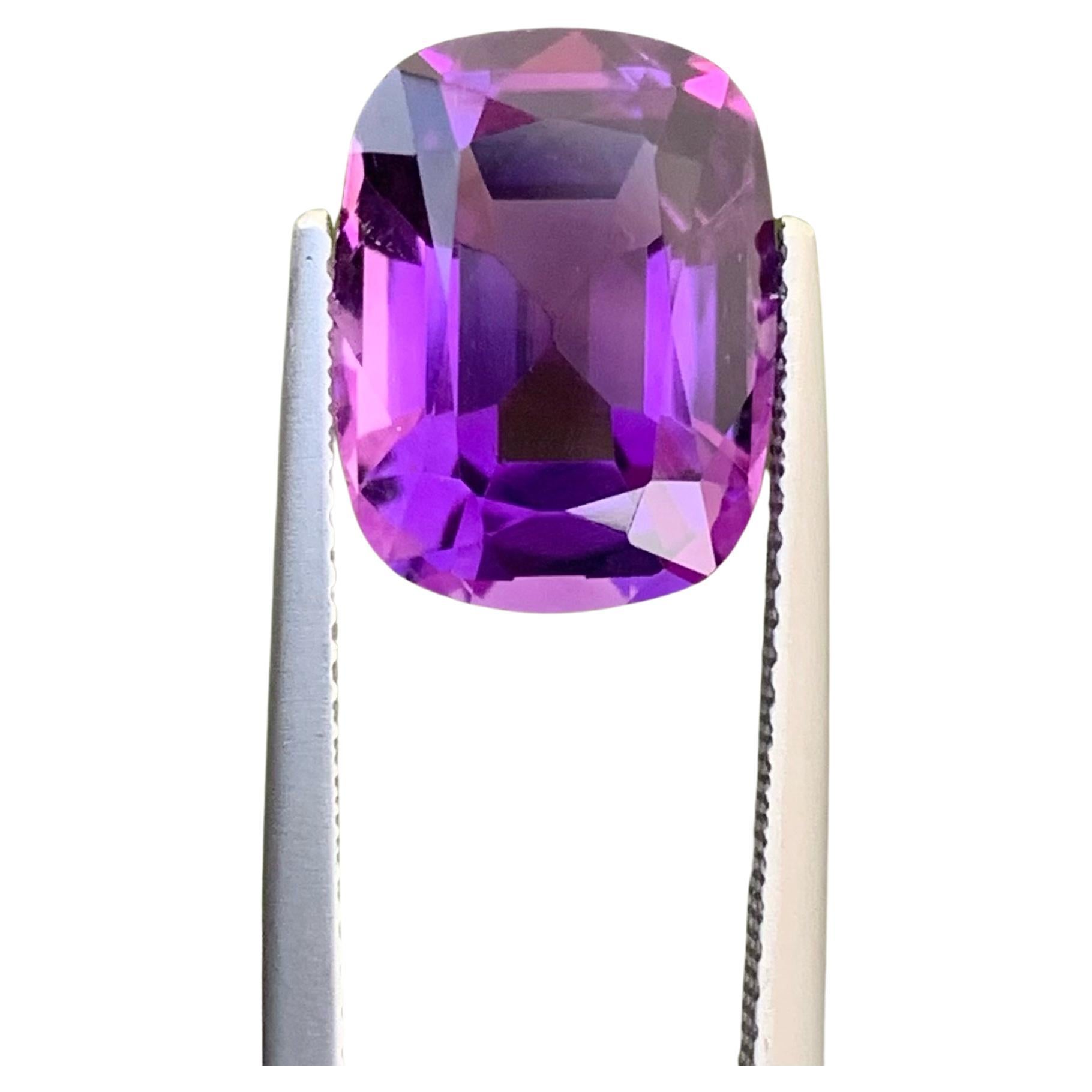 Stunning Natural Purple Amethyst Gemstone 5.35 Carats Loupe Clean Clarity For Sale