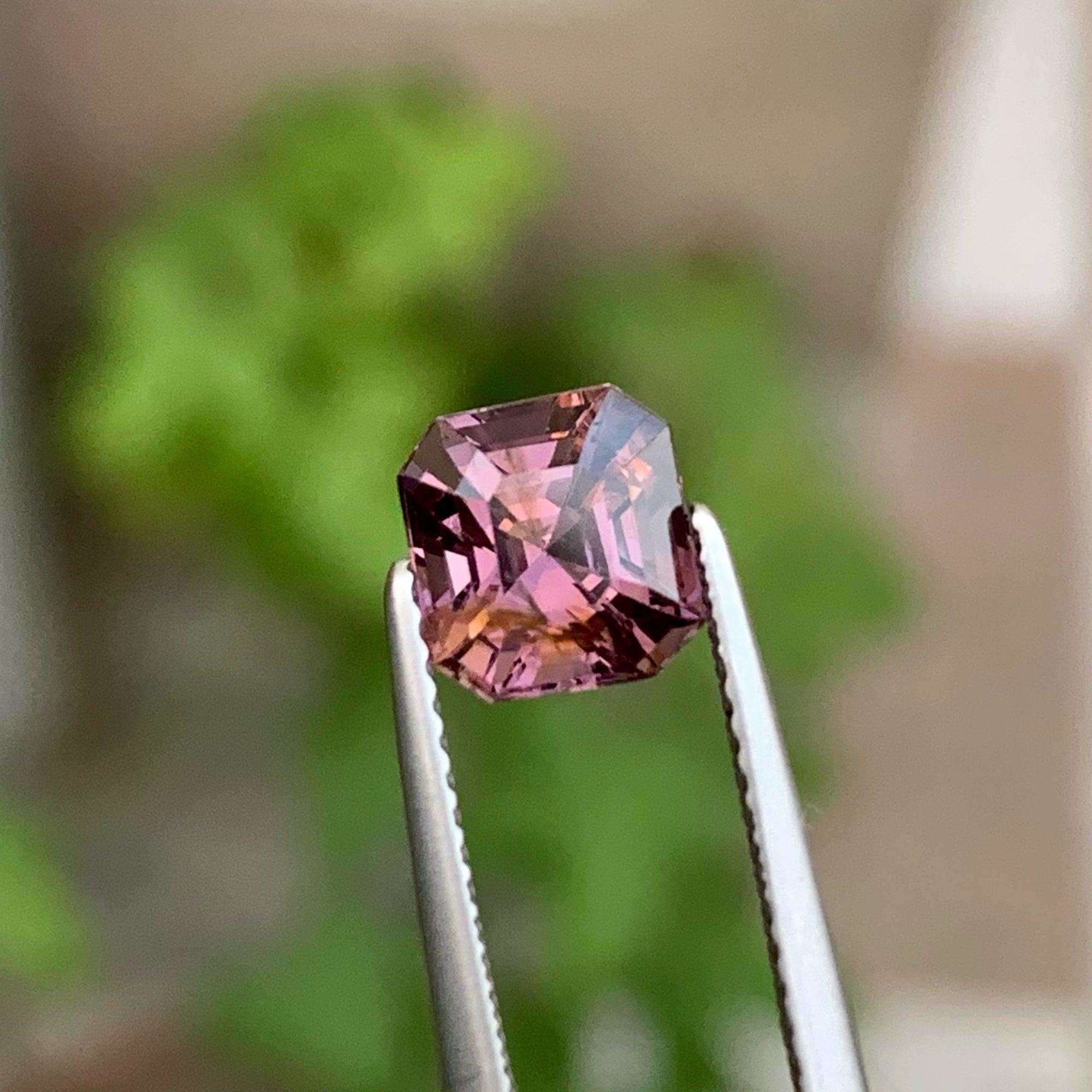 Modern Stunning Natural Purplish Pink Spinel 1.75 CT Fancy Asscher Cut For Jewelry Size For Sale