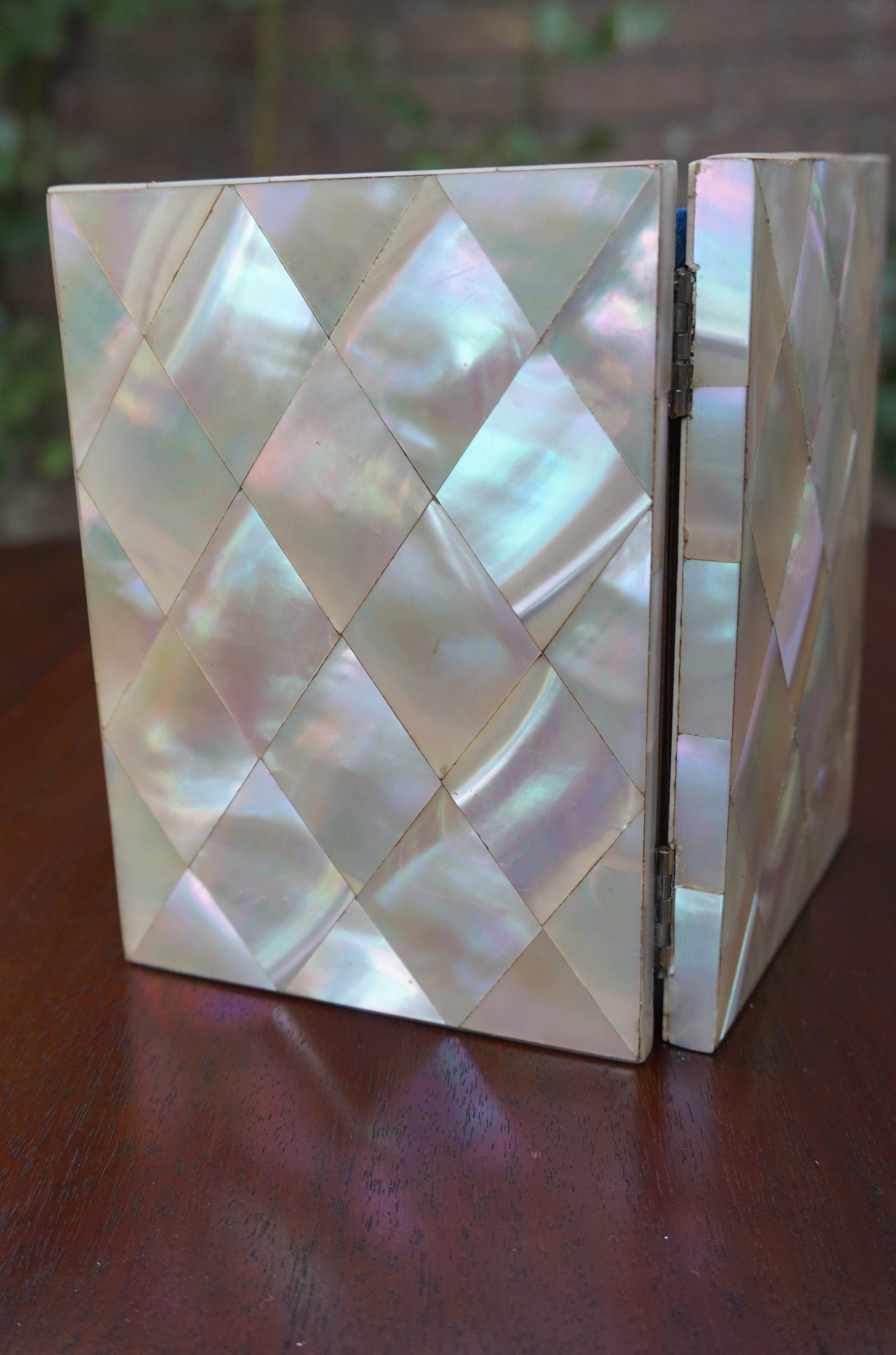 Stunning & Near Mint Condition Mid-19th Century Mother of Pearl Card Case / Box 5