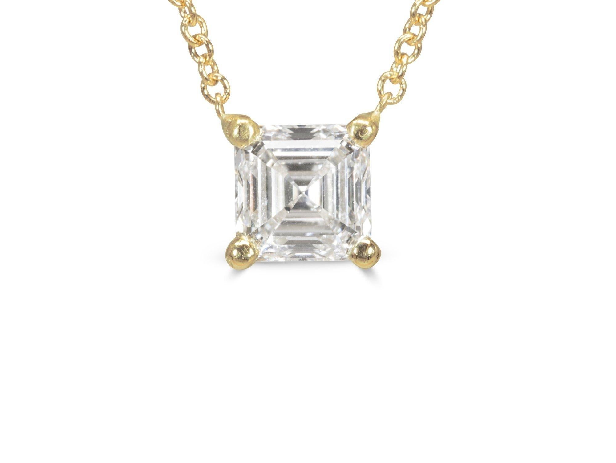 Stunning Necklace with a dazzling 1-carat square cut natural diamond 1