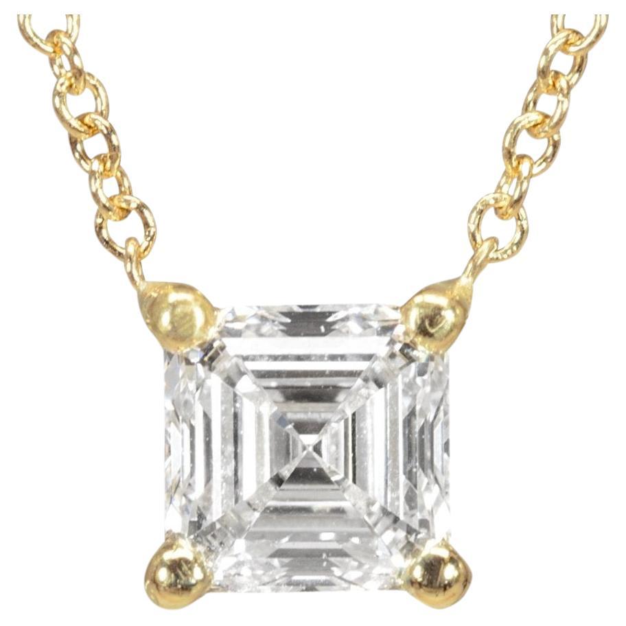 Stunning Necklace with a dazzling 1-carat square cut natural diamond