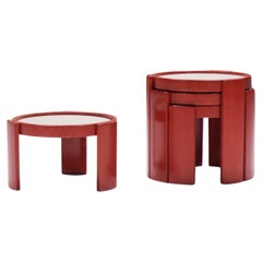 Superbes tables gigognes 780 en rouge rare de Gianfranco Frattini pour Cassina Italie