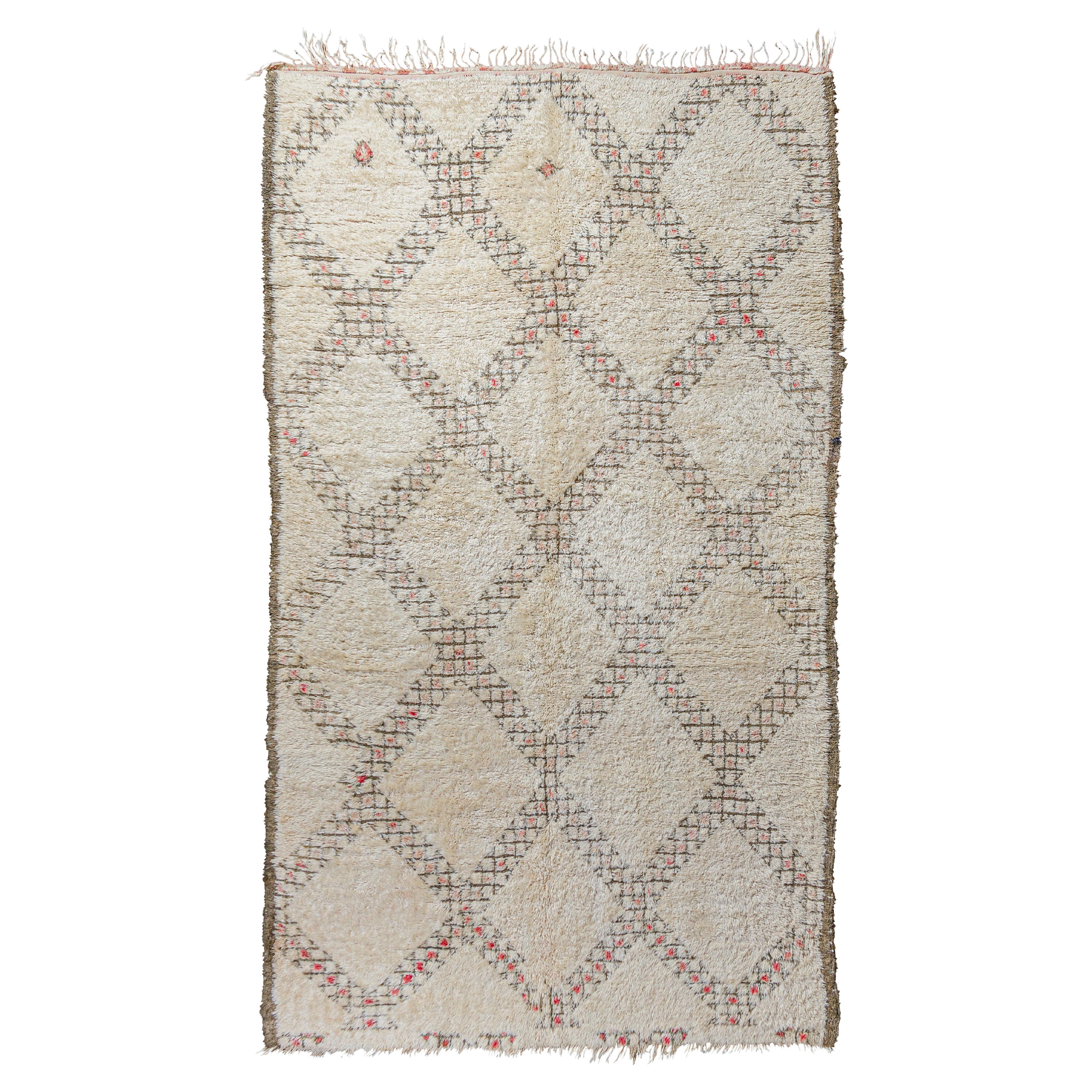 Superbe tapis Marmoucha marocain vintage et neutre, présenté par Breuckelen Berber
