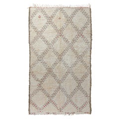 Stunning neutral Retro Moroccan Marmoucha carpet curated by Breuckelen Berber