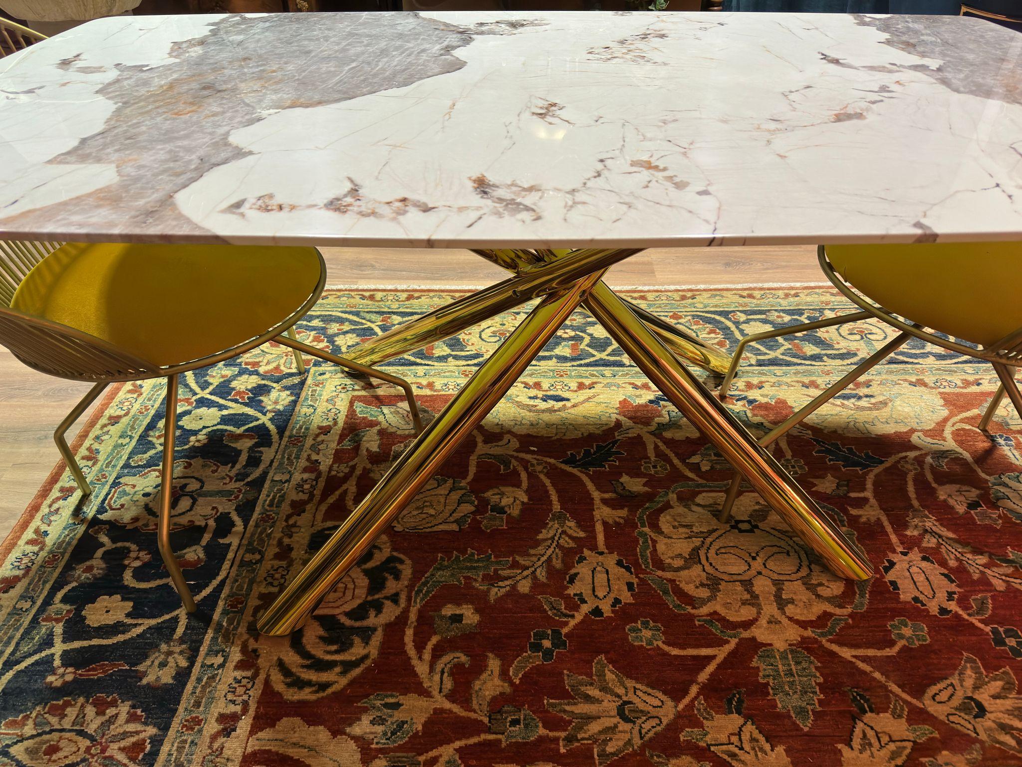 Superbe table italienne neuve avec plateau en verre et base en métal Neuf - En vente à Madrid, ES