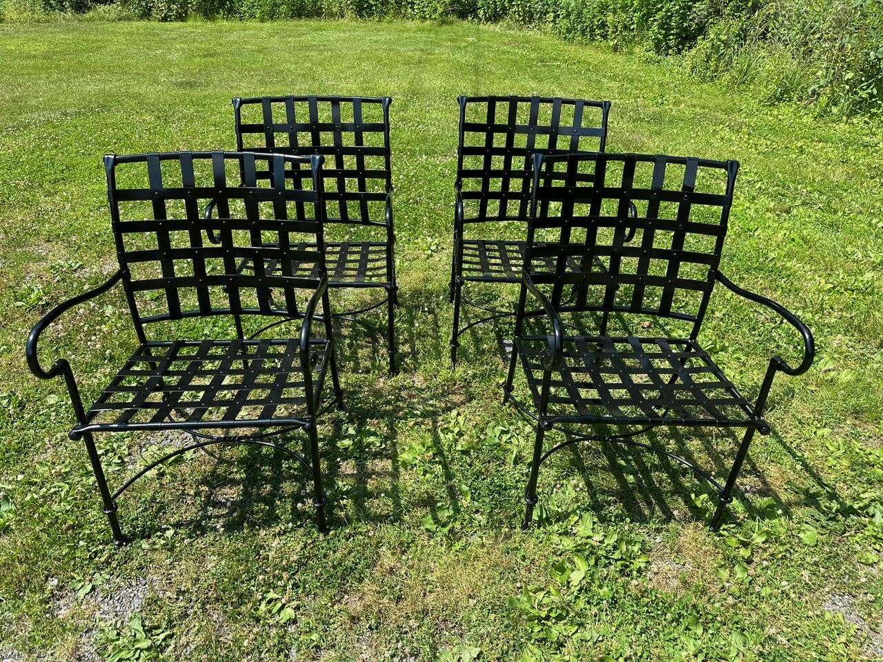 Impresionante Juego de Comedor para Patio Jordan Marrón Negro con Nuevo Recubrimiento de Polvo en venta 4