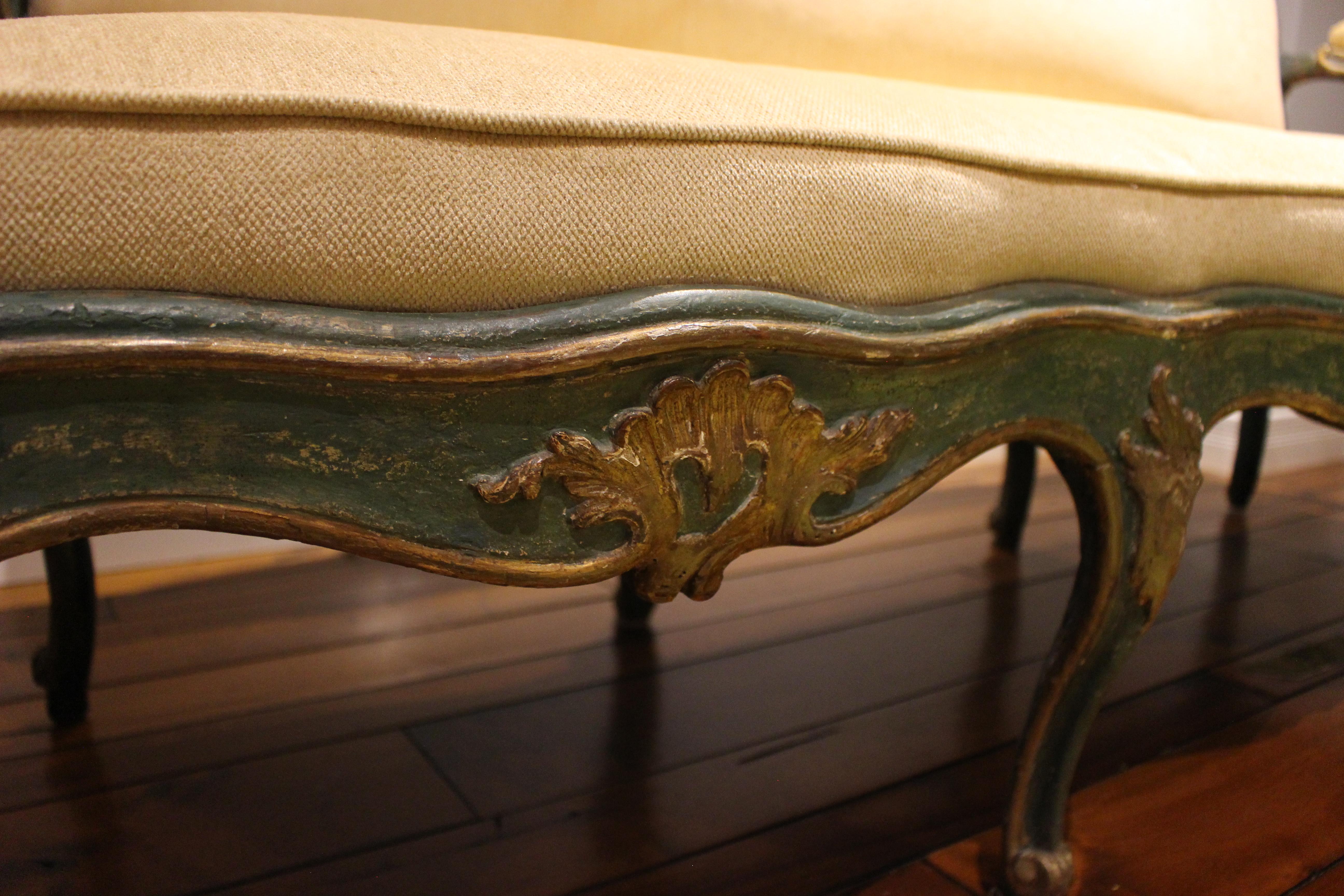 Stunning North Italian Green Painted and Parcel-Gilt Settee For Sale 2