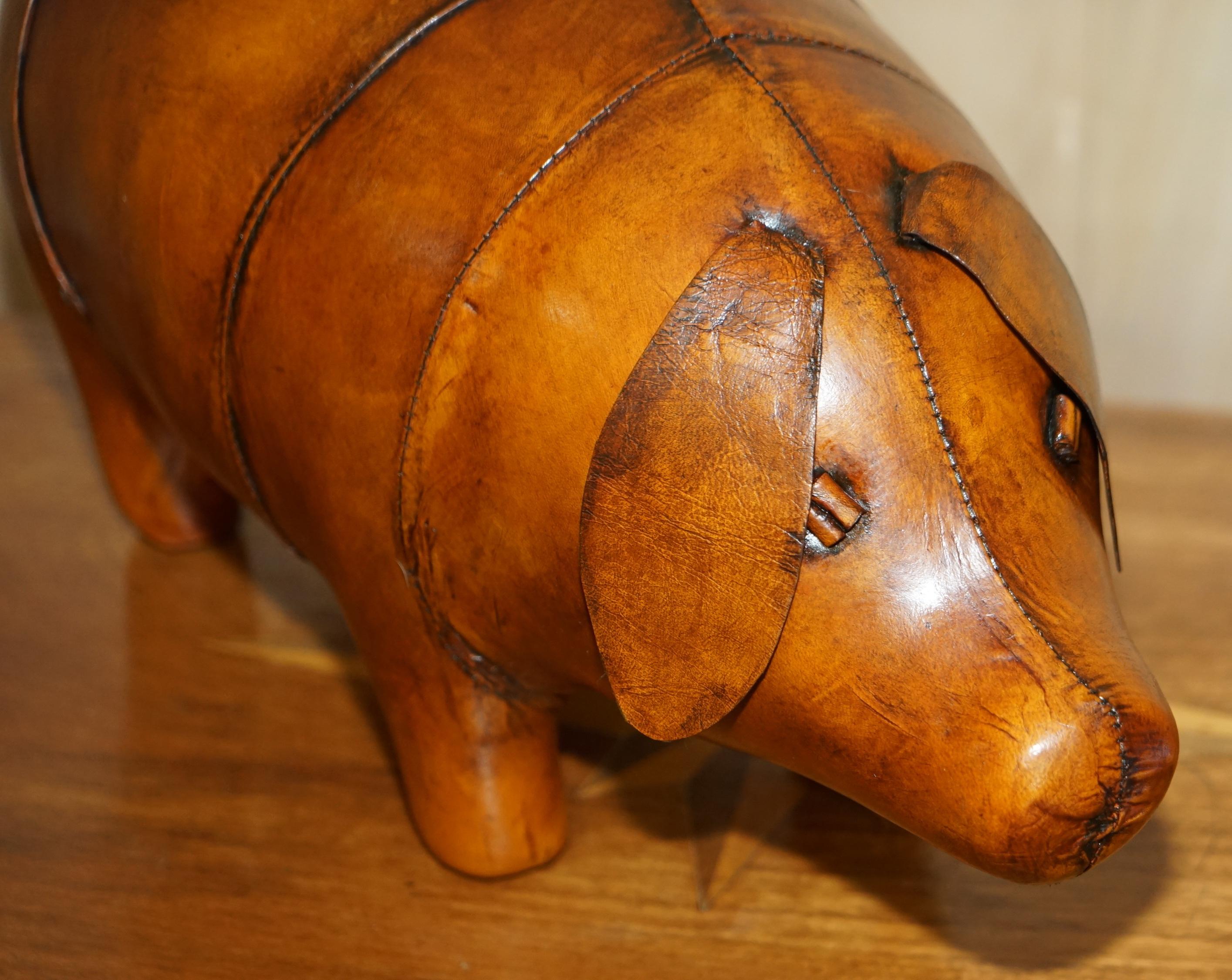 Stunning Nos Liberty Style Omersa pouf en cuir Brown Pig Footstool Large and Medium en vente 2