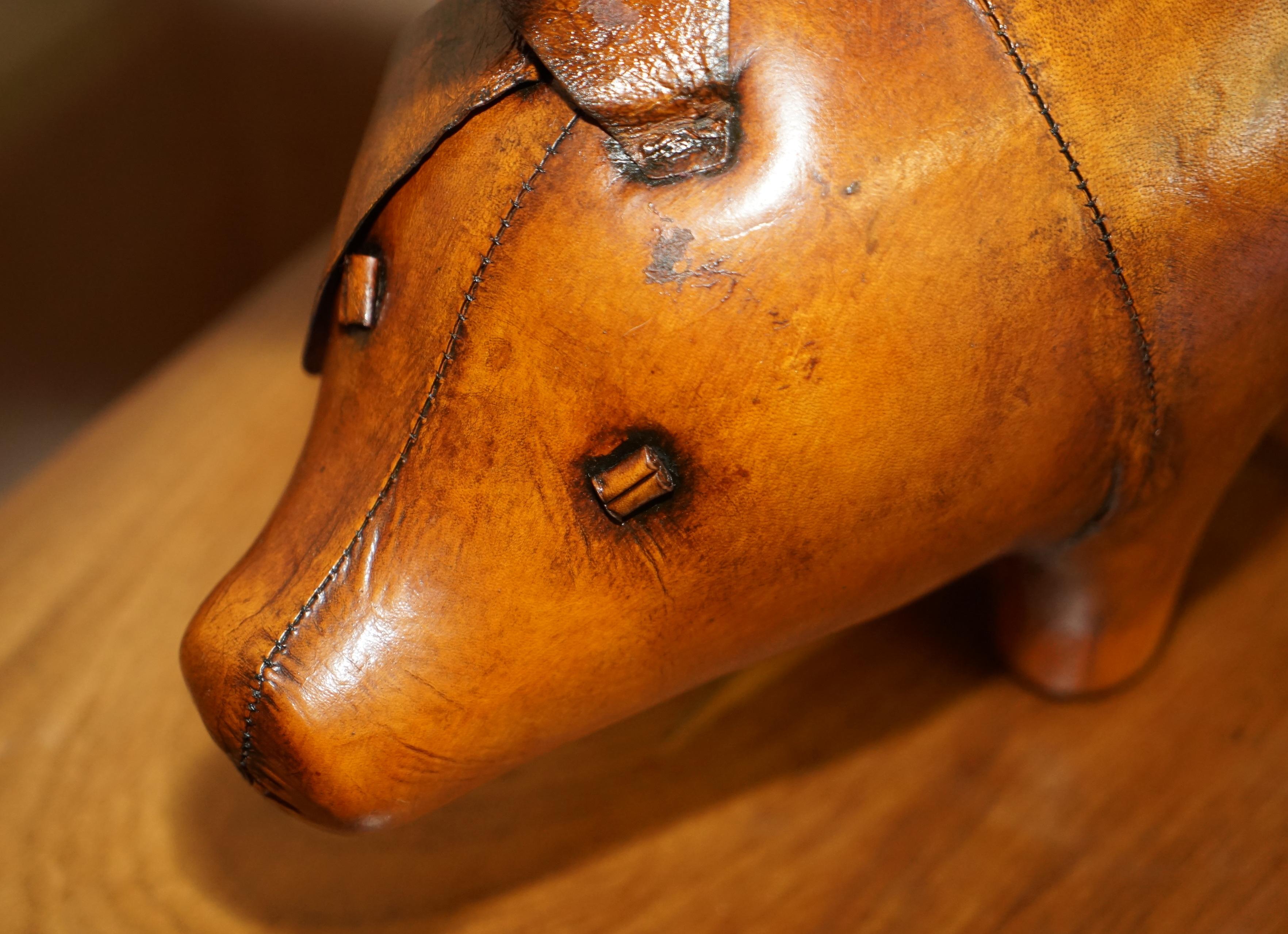 Cuir Stunning Nos Liberty Style Omersa pouf en cuir Brown Pig Footstool Large and Medium en vente