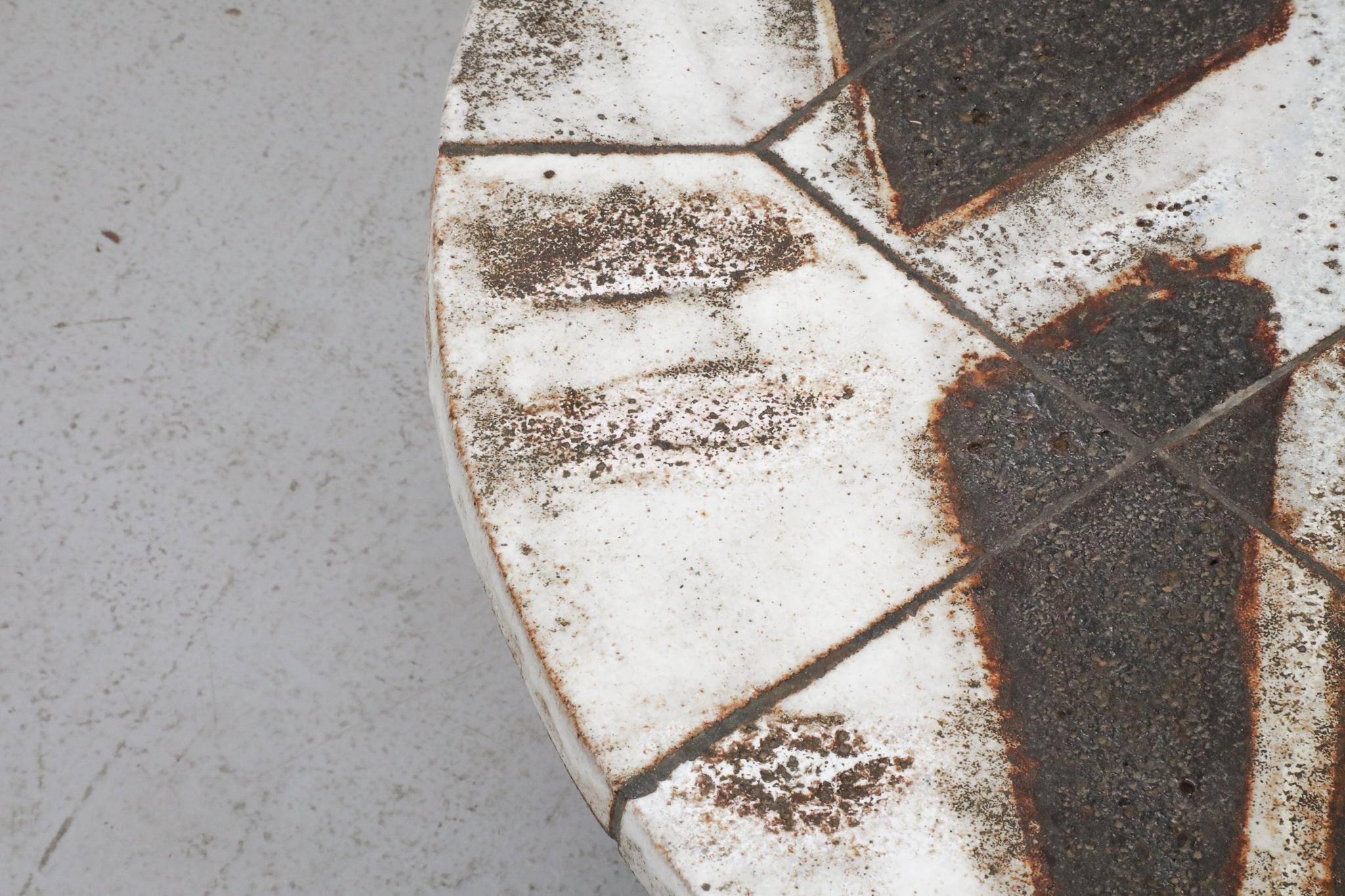 Stupendo tavolino rotondo in ceramica e palissandro di Ole Bjørn Krüger in vendita 13