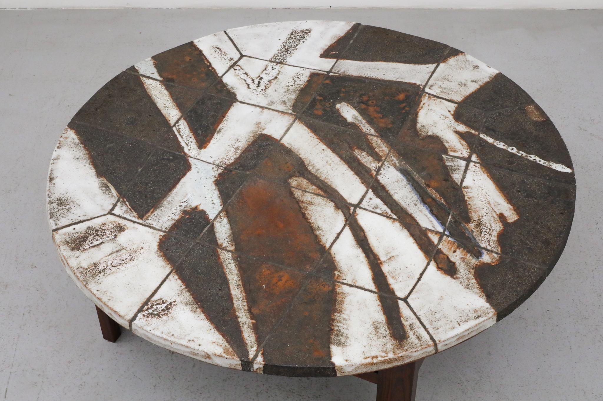 Stupendo tavolino rotondo in ceramica e palissandro di Ole Bjørn Krüger in vendita 2