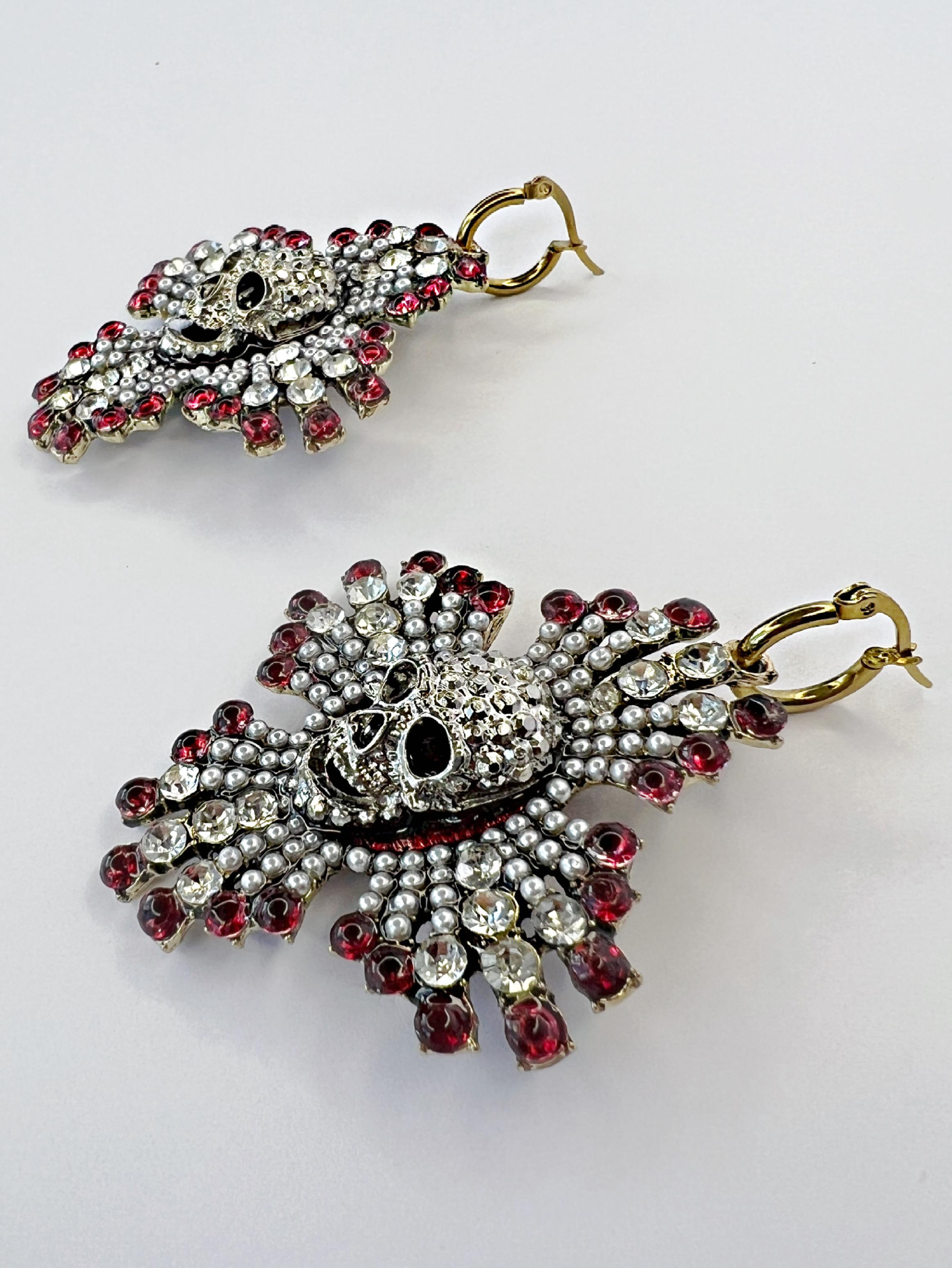 Stunning one of a kind Swarovski crystal skull earrings In New Condition For Sale In BOGOTÁ, CO