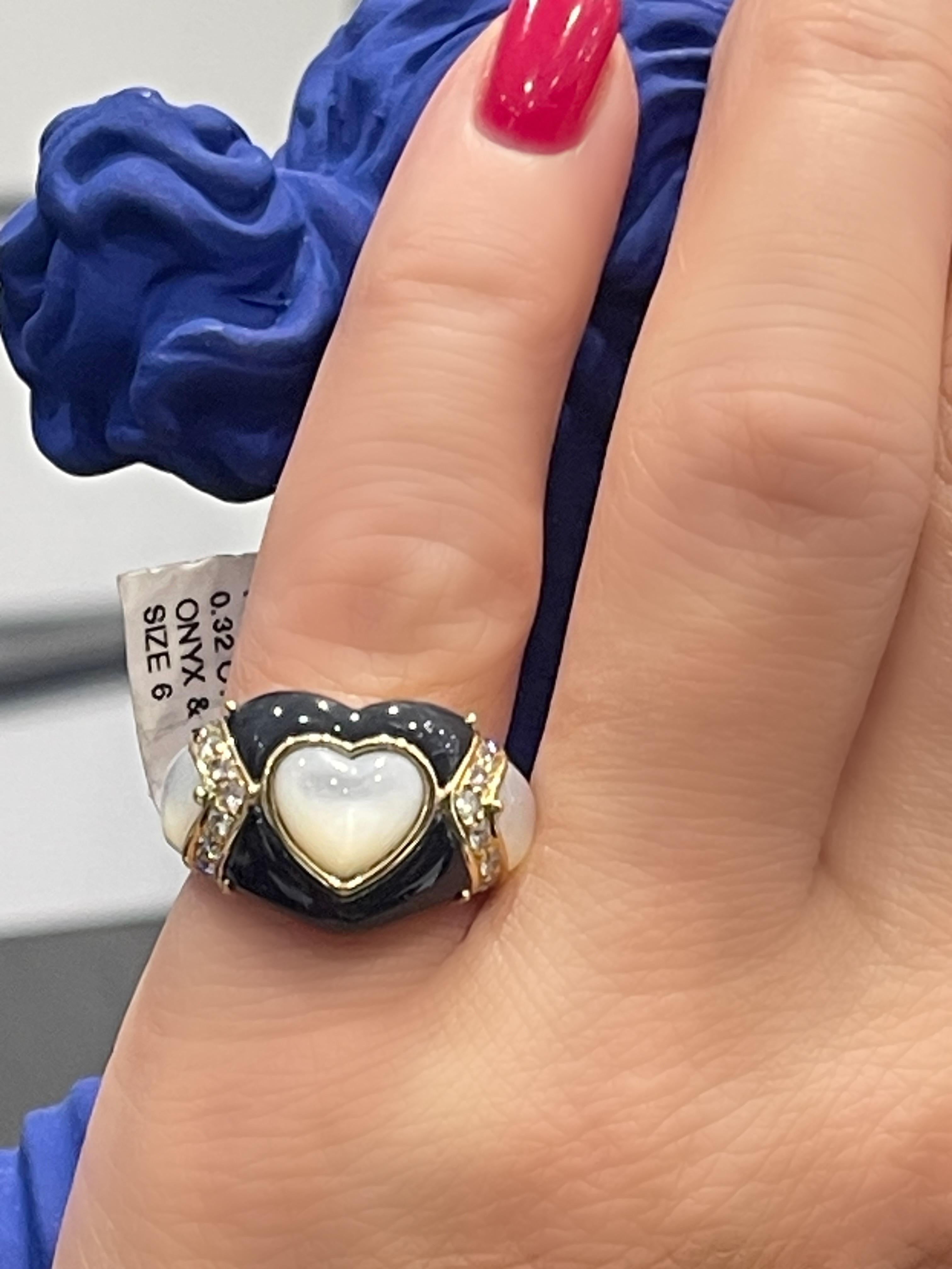 Women's or Men's Stunning Onyx, Mother Of Pearl And Diamond Heart Ring In 18k For Sale