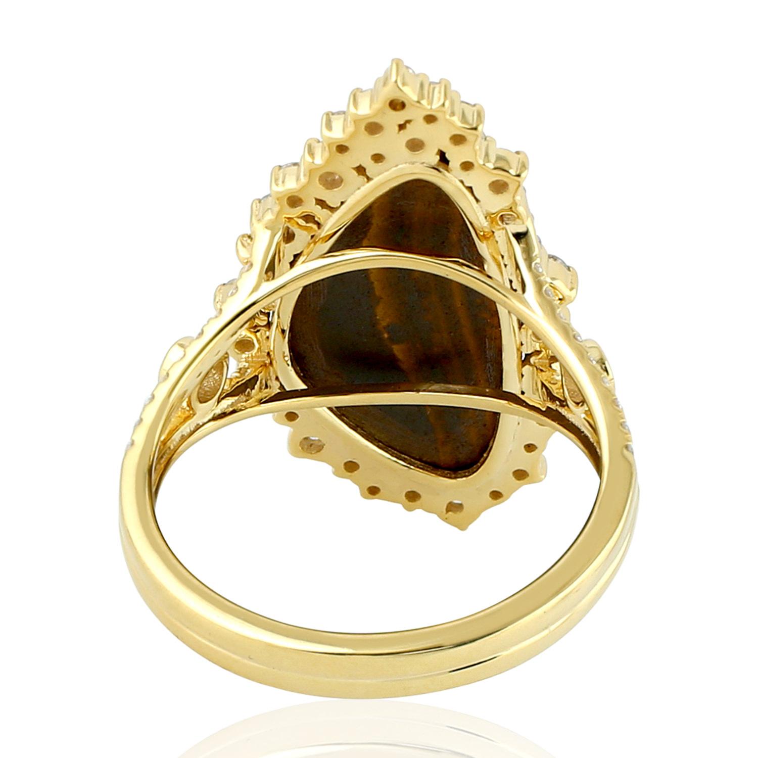 Artisan Stunning Opal and Diamond Ring in 18k Yellow Gold