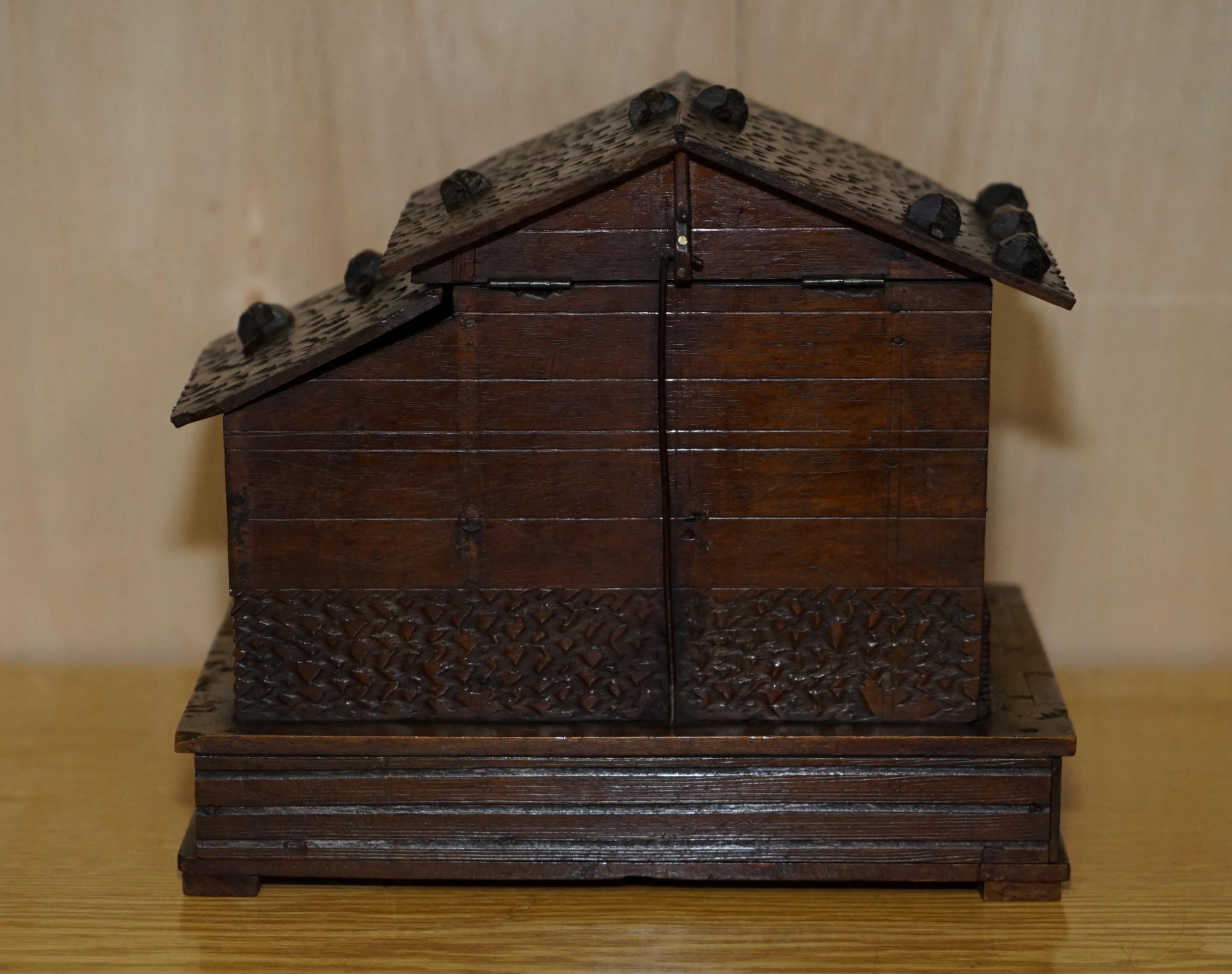 Stunning Original Antique Hand Carved Black Forest Wood Cigar Box Humidor House For Sale 4