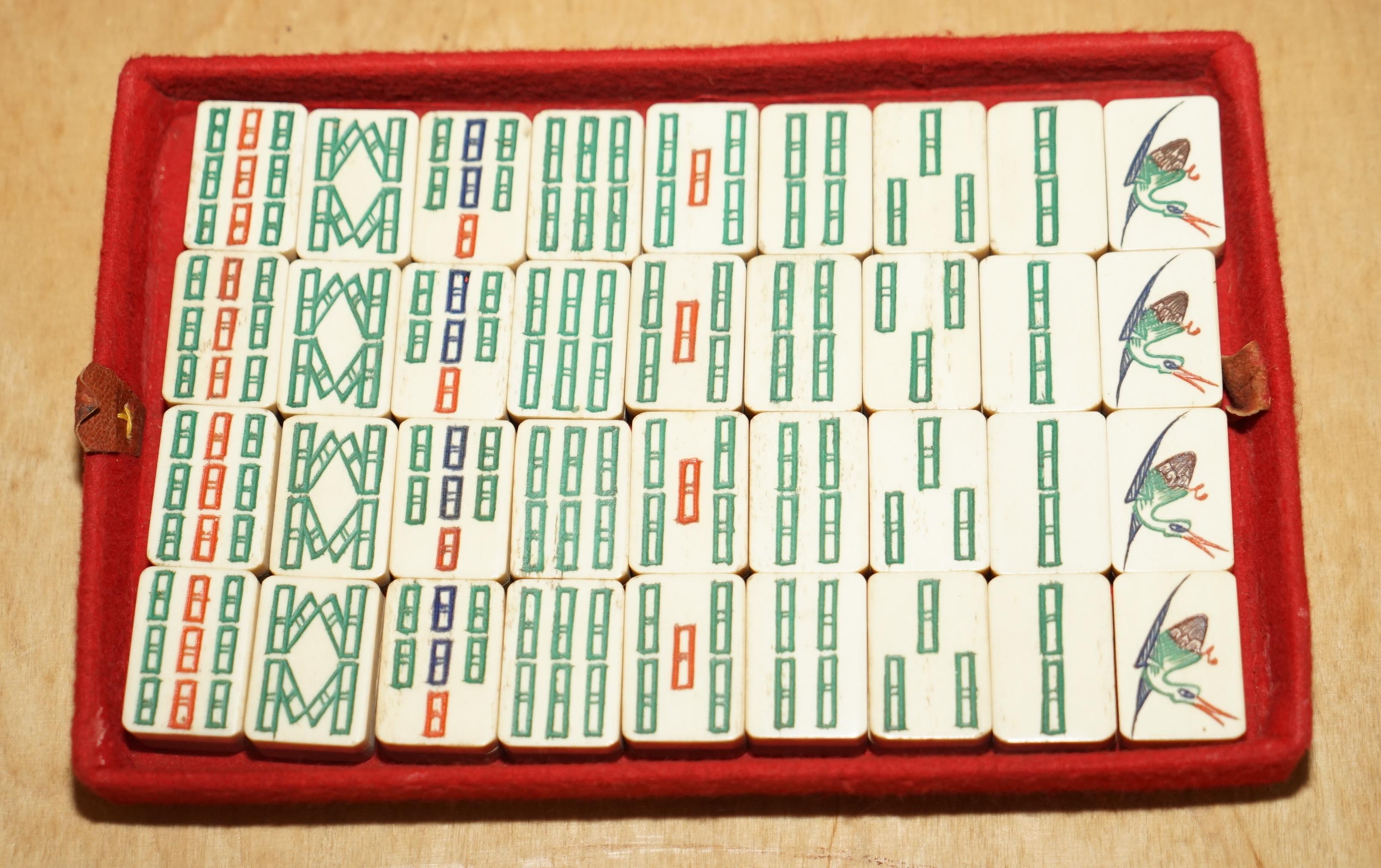Stunning Original Chinese circa 1900-1920 Mahjong Set Including Counters For Sale 2