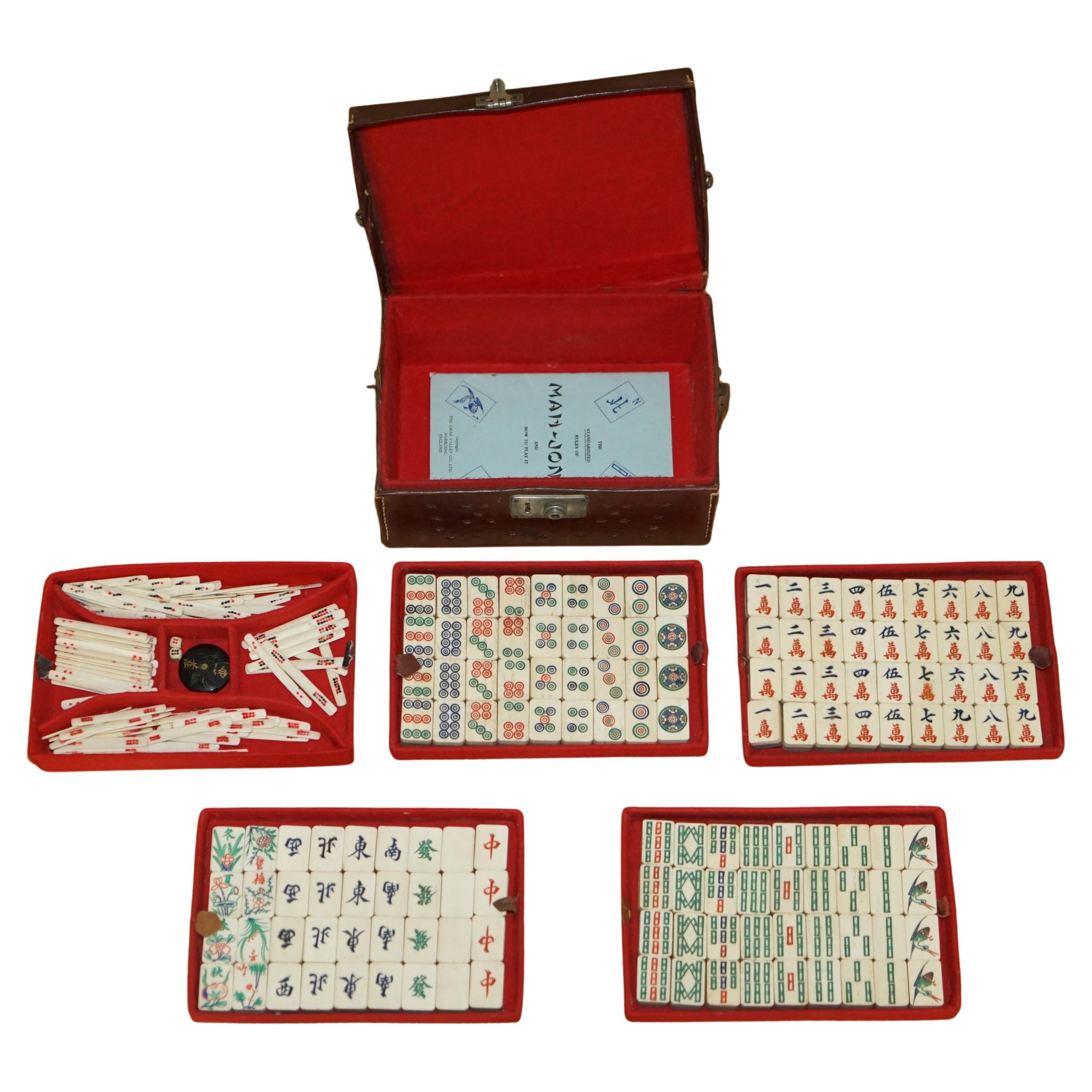 Stunning Original Chinese circa 1900-1920 Mahjong Set Including Counters For Sale