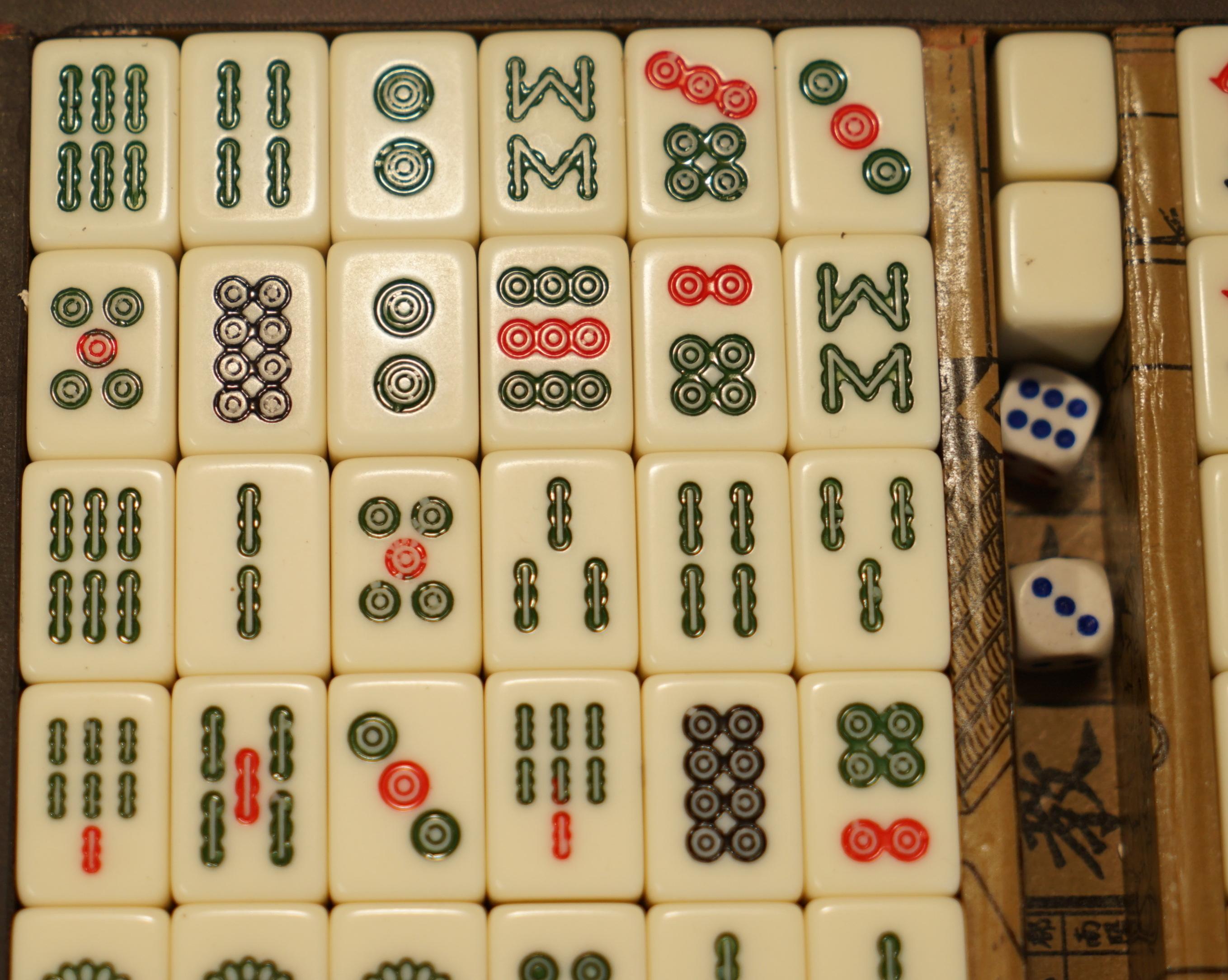 STUNNING ORIGINAL CHINESE CIRCA 1950's MAHJONG SET INCLUDING DICE 6