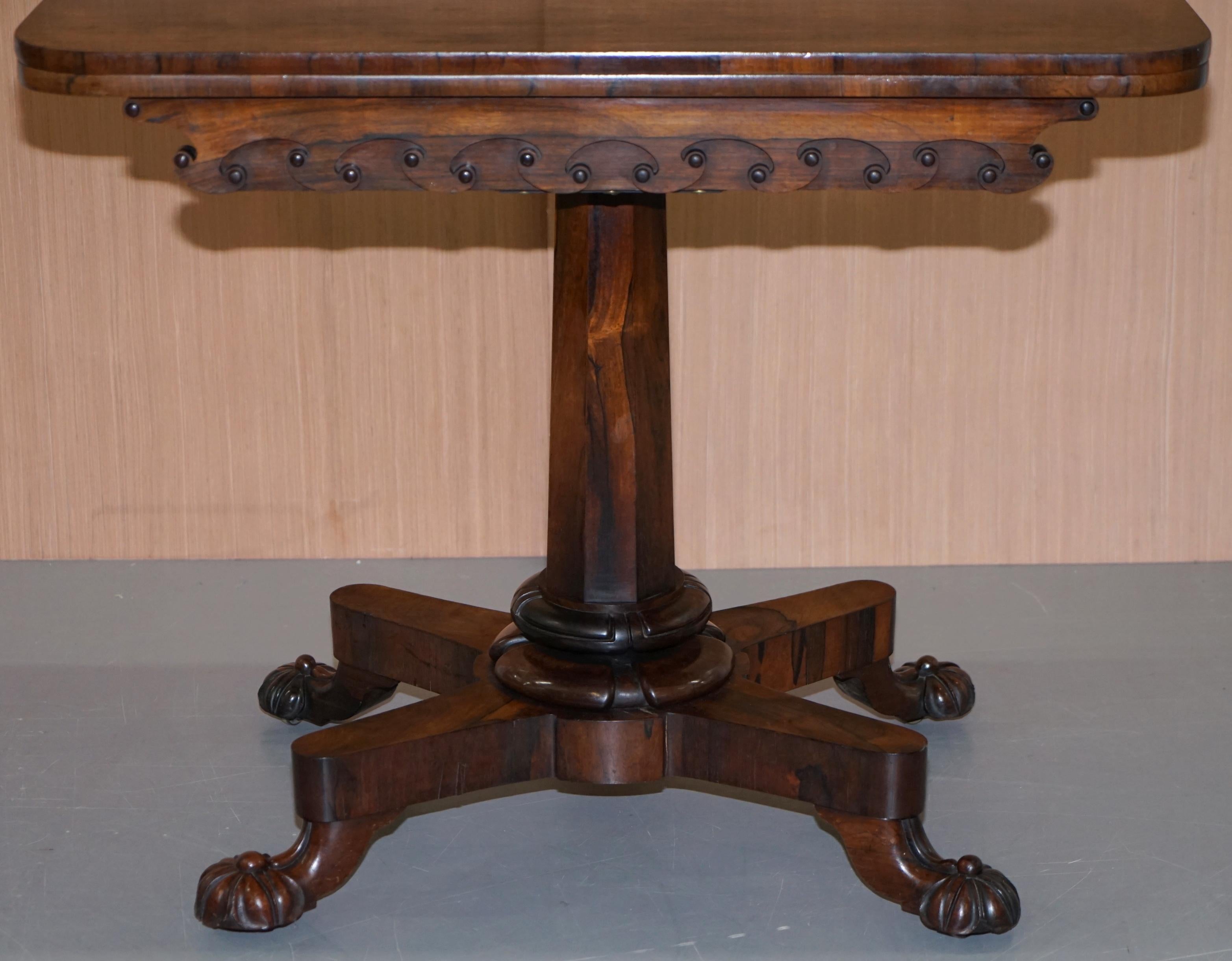 Fait main Superbe table à cartes à thé en bois rouge d'origine J Kendell & Co vers 1830 Sublime en vente