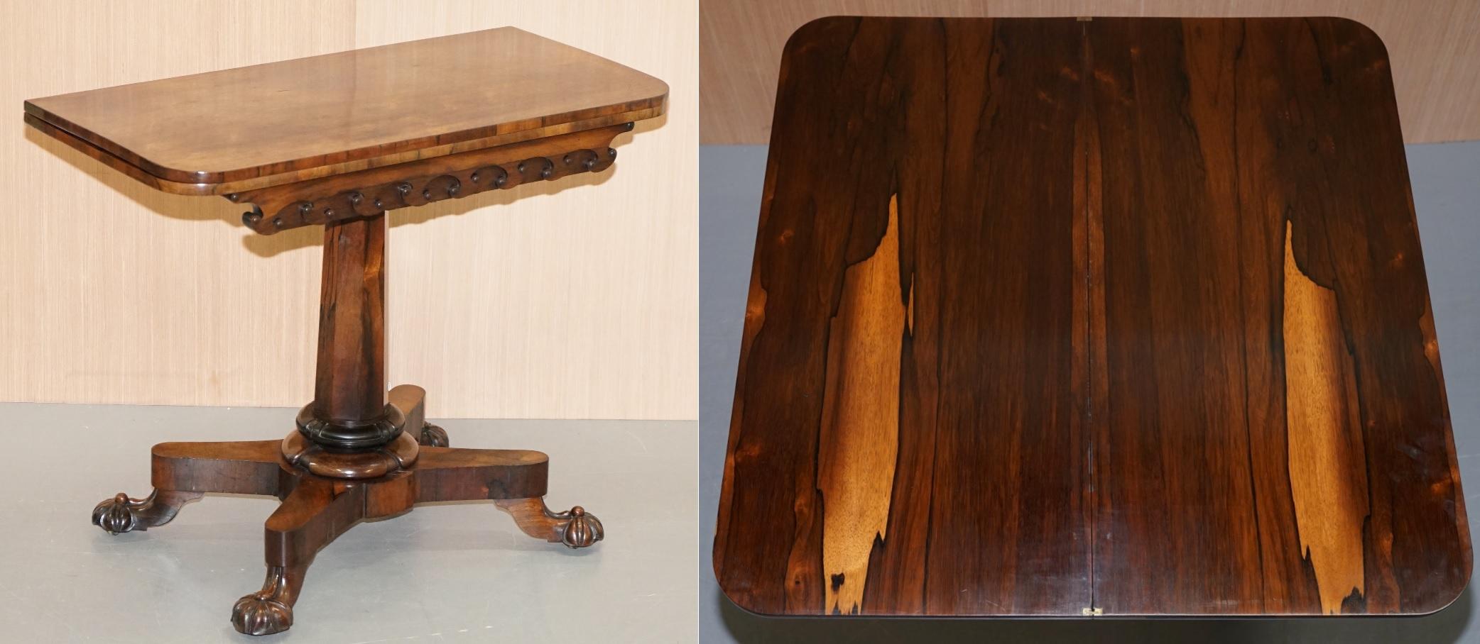 Nous sommes ravis d'offrir à la vente cette superbe et très rare table à jeux ou à thé en palissandre de J Kendell & Co, datant de 1830.

Une pièce rare et exquise, hautement collectionnable, la patine du bois de rose est absolument sublime, je