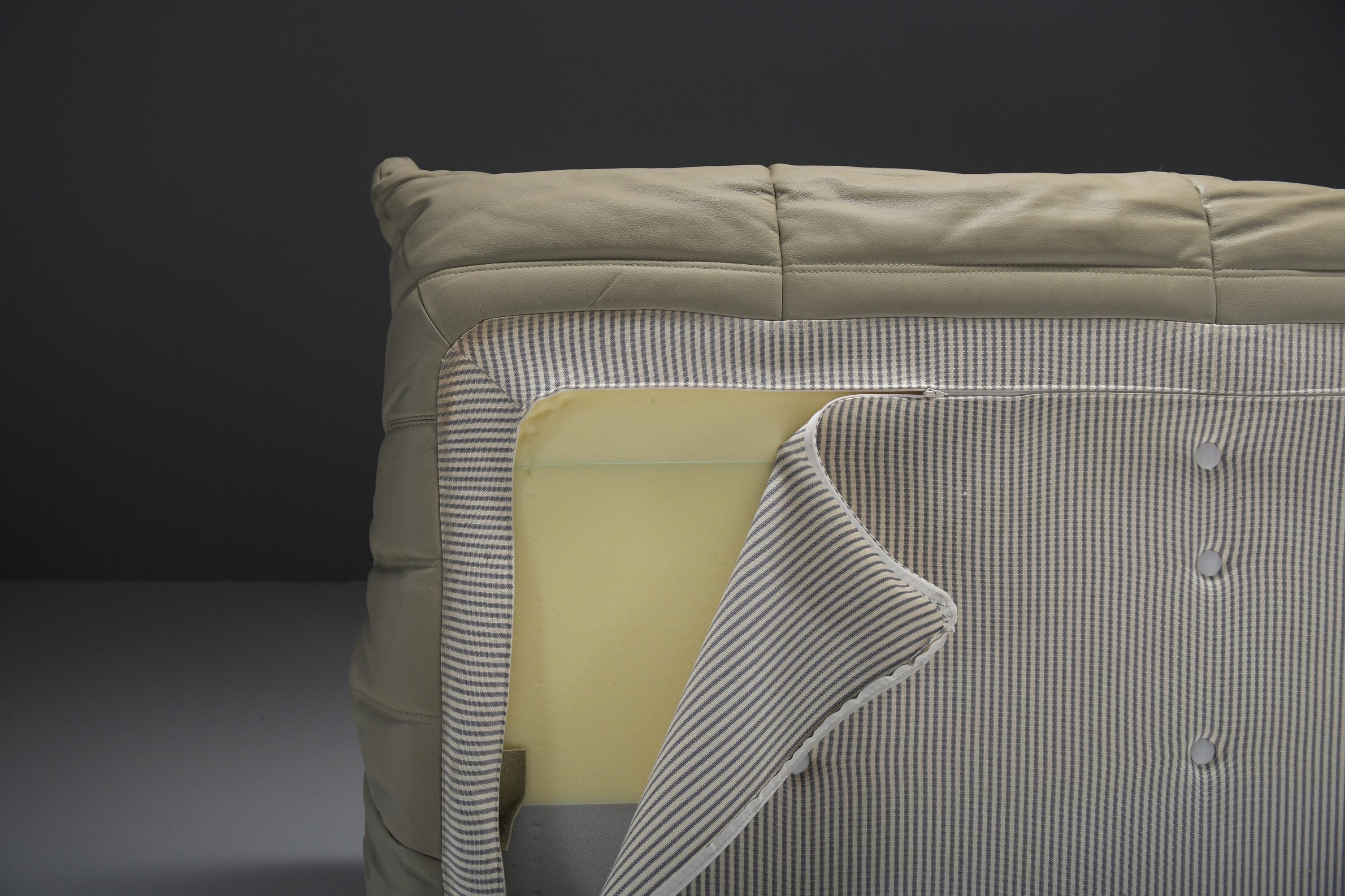 Stunning, original Togo (2011) in khaki leather by Michel Ducaroy - Ligne Roset 10