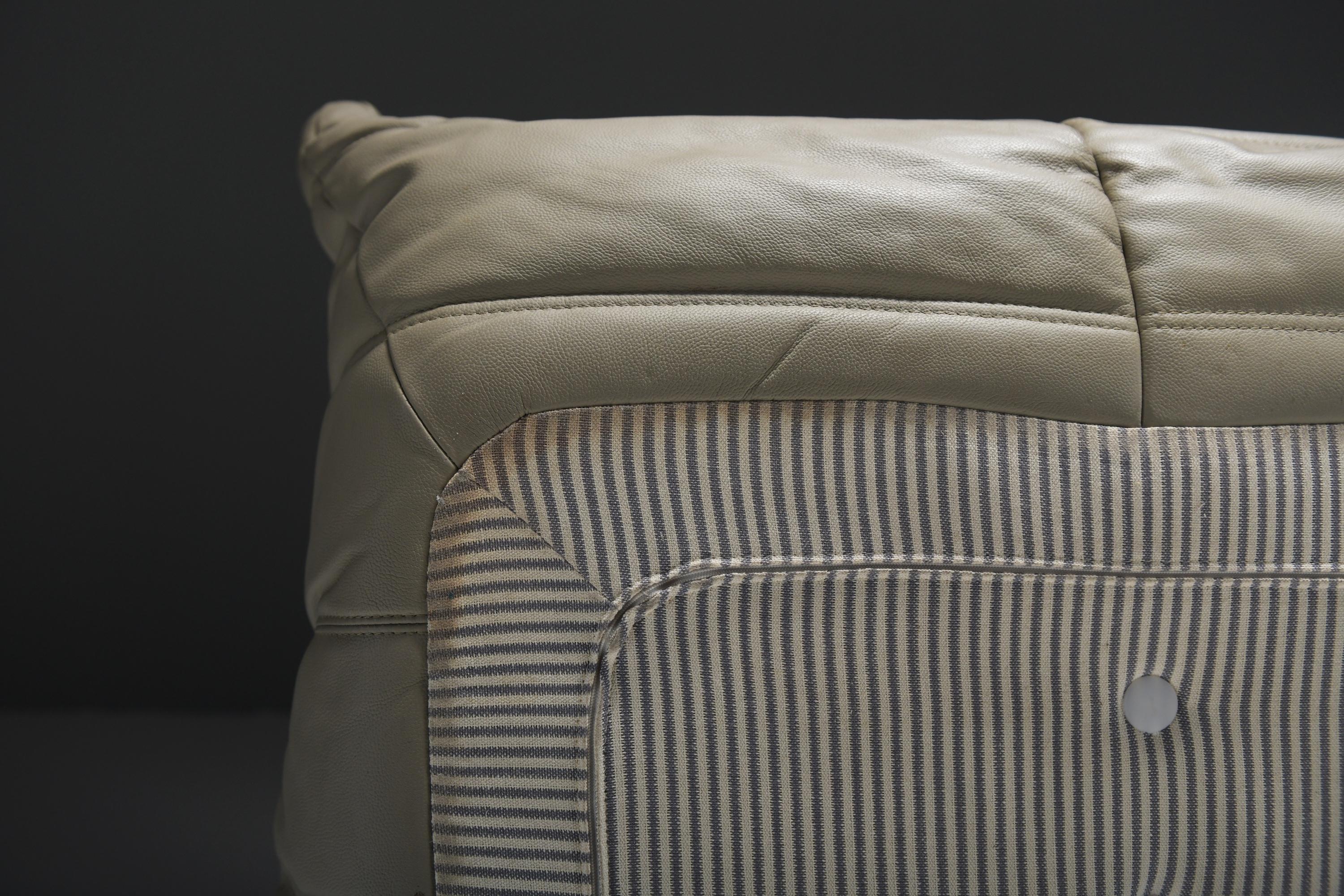 Stunning, original Togo (2011) in khaki leather by Michel Ducaroy - Ligne Roset 11