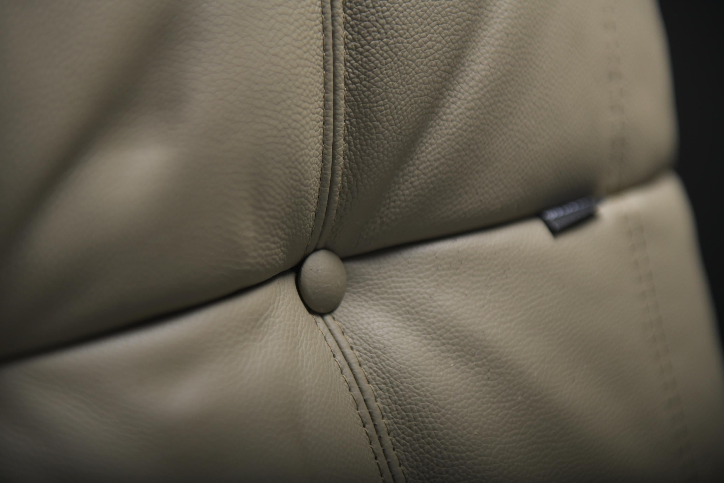 Contemporary Stunning, original Togo (2011) in khaki leather by Michel Ducaroy - Ligne Roset