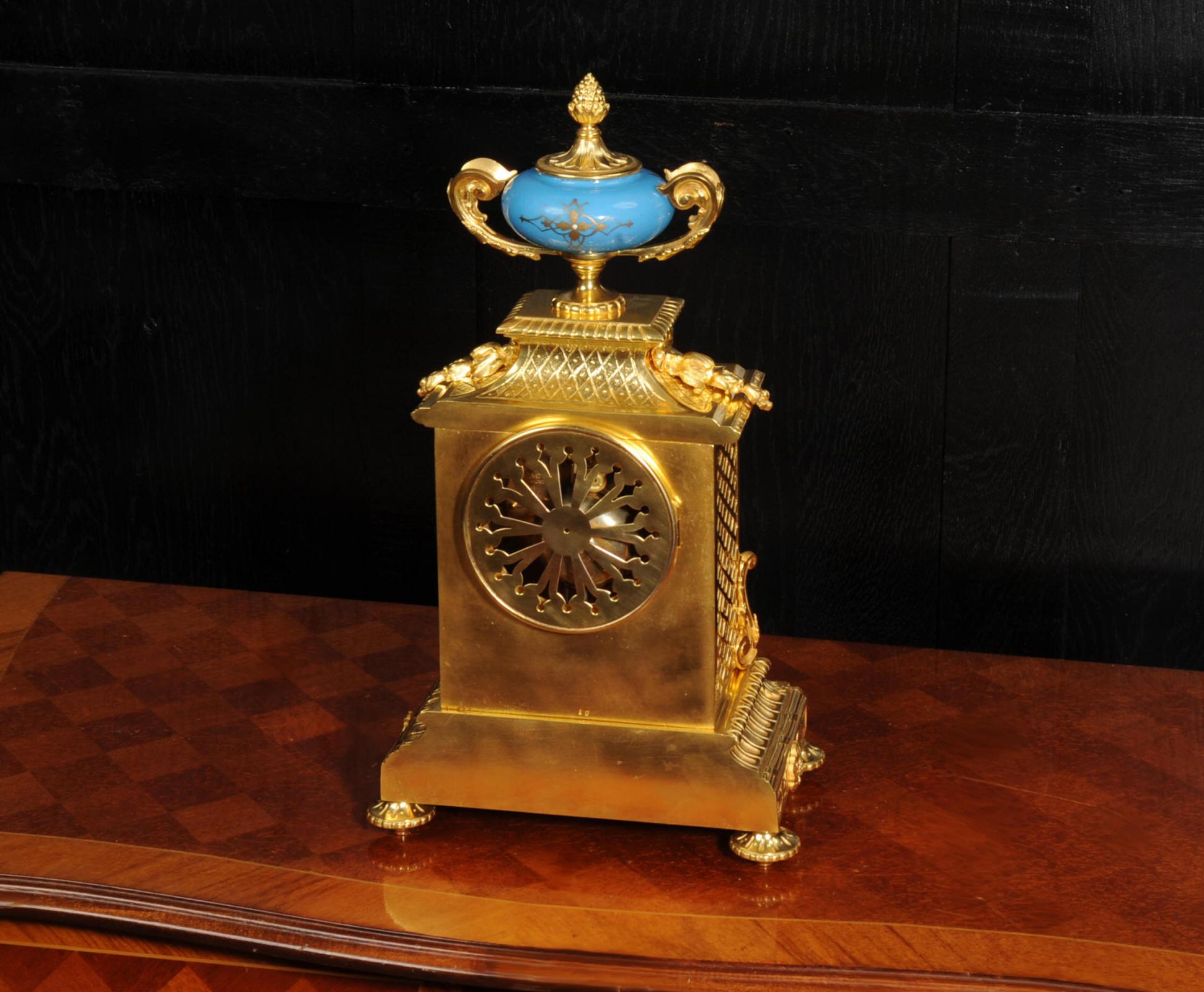 Impresionante Reloj de Ormolu y Porcelana de Sevres Boudoir Antique French en venta 8