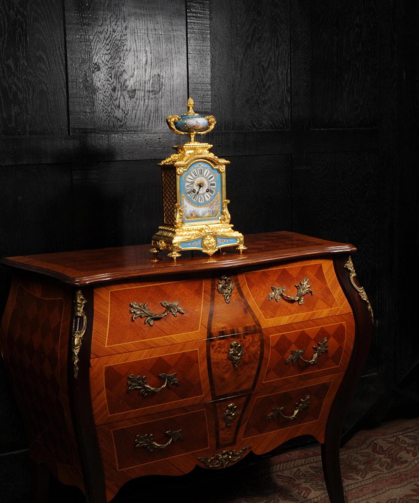 Impresionante Reloj de Ormolu y Porcelana de Sevres Boudoir Antique French Francés en venta