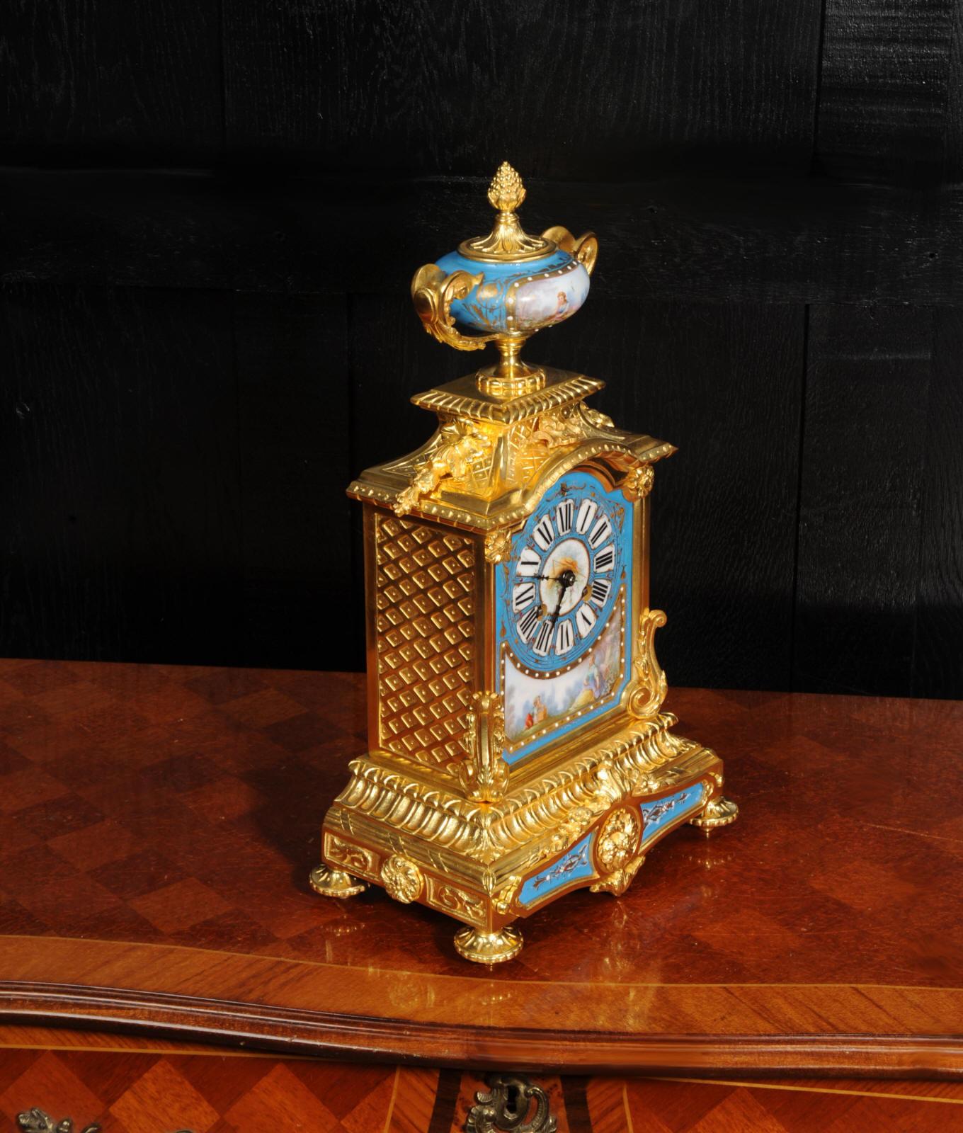 Impresionante Reloj de Ormolu y Porcelana de Sevres Boudoir Antique French en venta 1