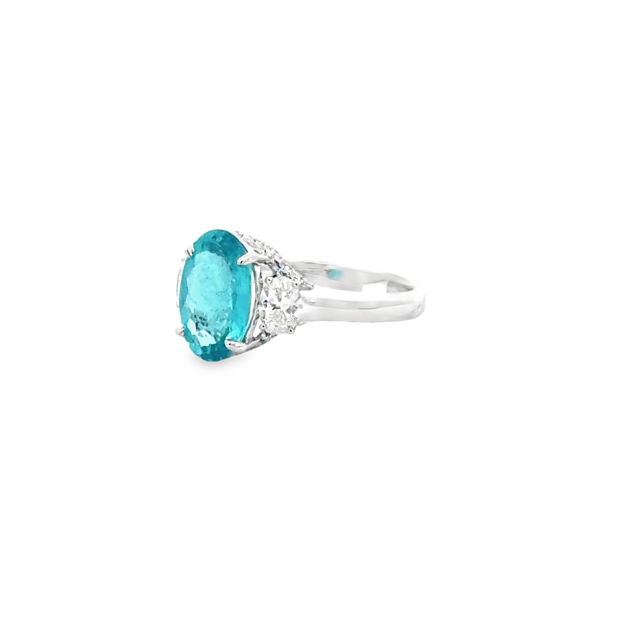 Stunning Oval Paraiba Ring In New Condition For Sale In Great Neck Plaza, NY
