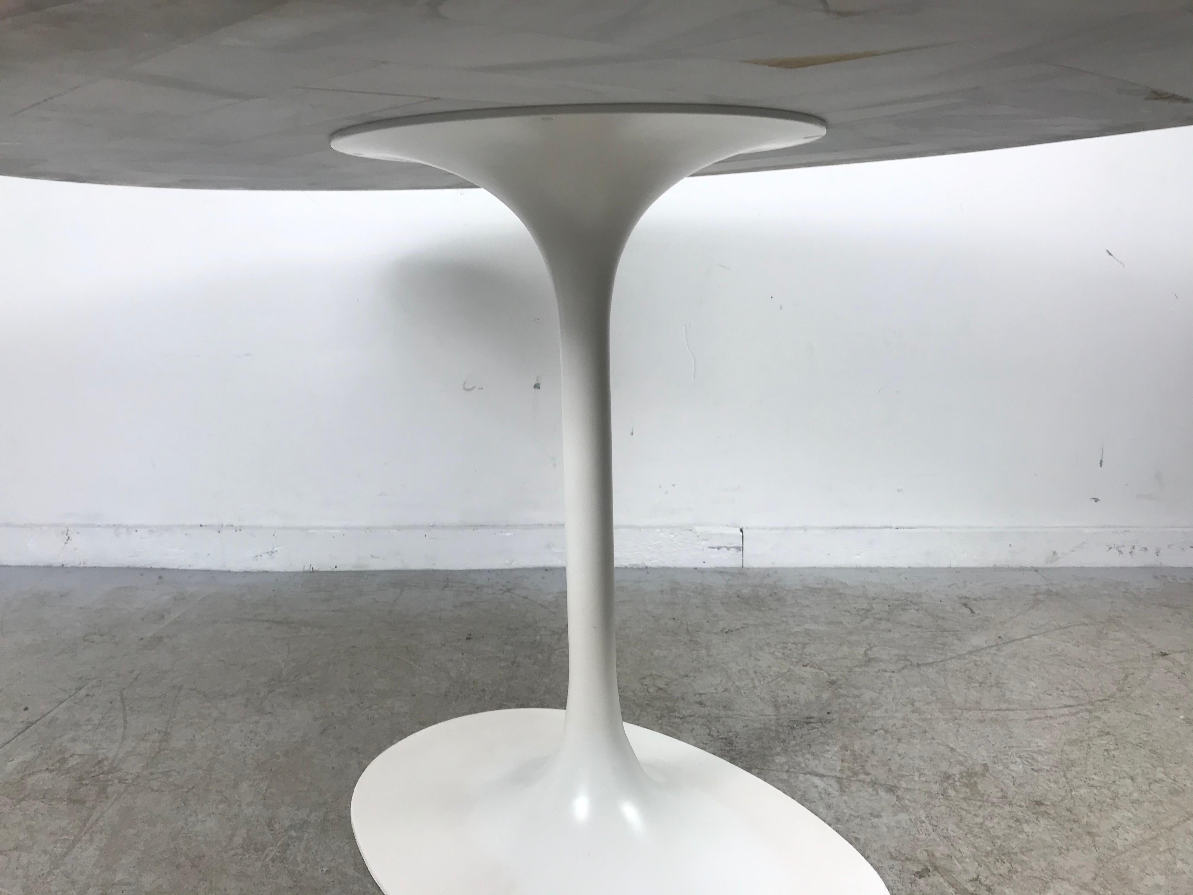 Mid-Century Modern Stunning Oval Patchwork Marble Saarinen /Knoll Style Tulip Pedestal Dining Table