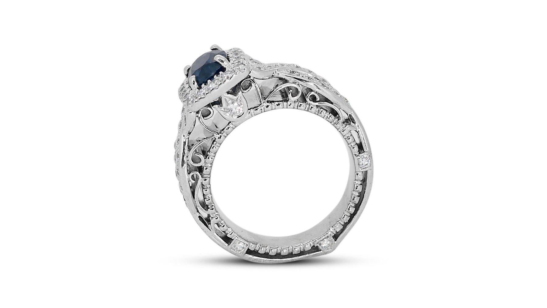 Women's Stunning Oval Shape Natural Sapphire Ring set in 18K White Gold For Sale