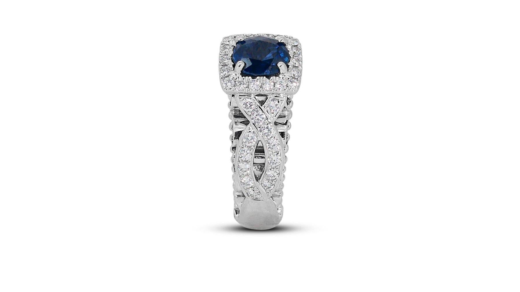 Stunning Oval Shape Natural Sapphire Ring set in 18K White Gold For Sale 2