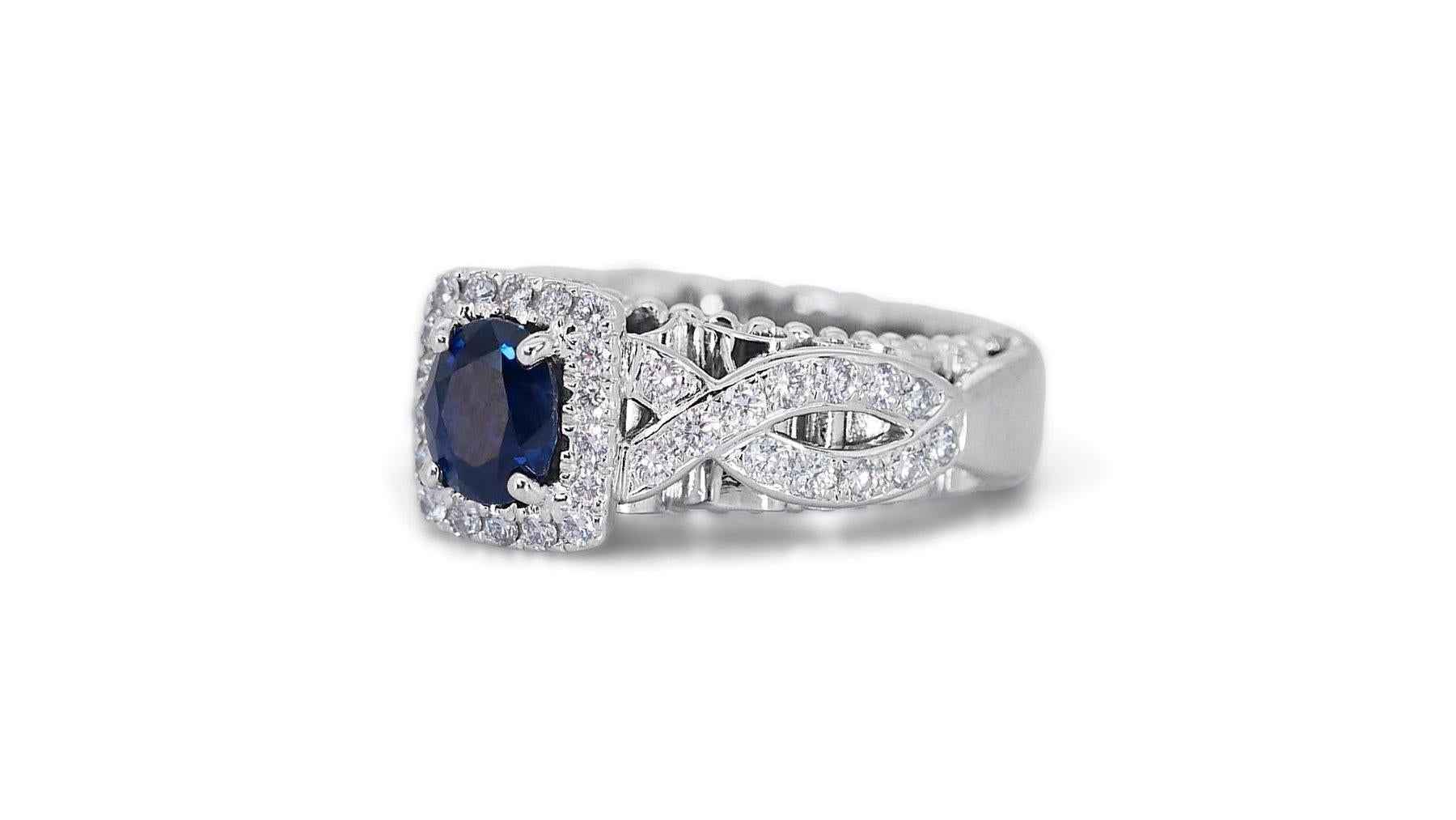 Stunning Oval Shape Natural Sapphire Ring set in 18K White Gold For Sale 4