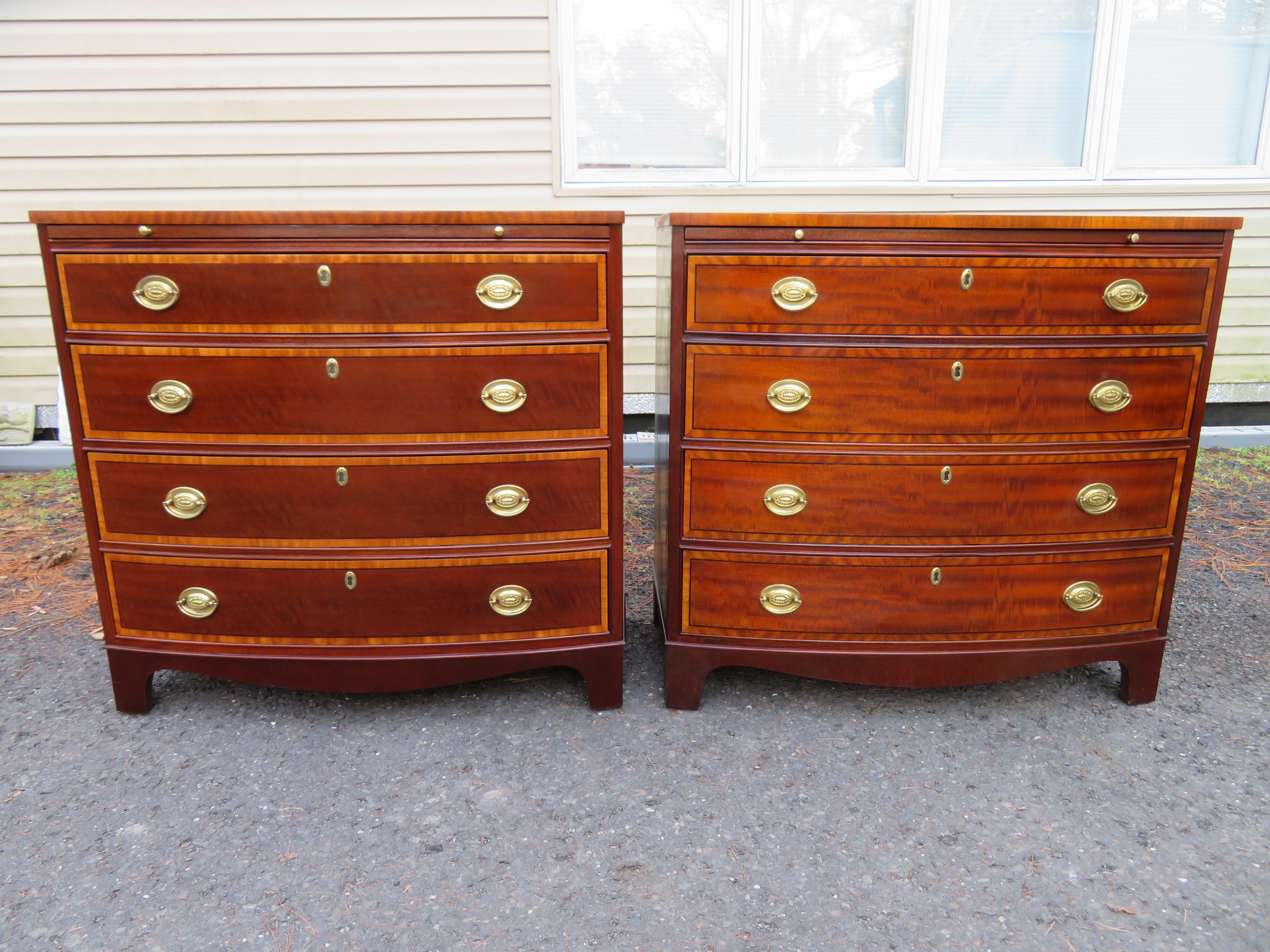 Stunning Pair Baker Furniture Hepplewhite Mahogany Bow Front Bachelors Chests For Sale 13